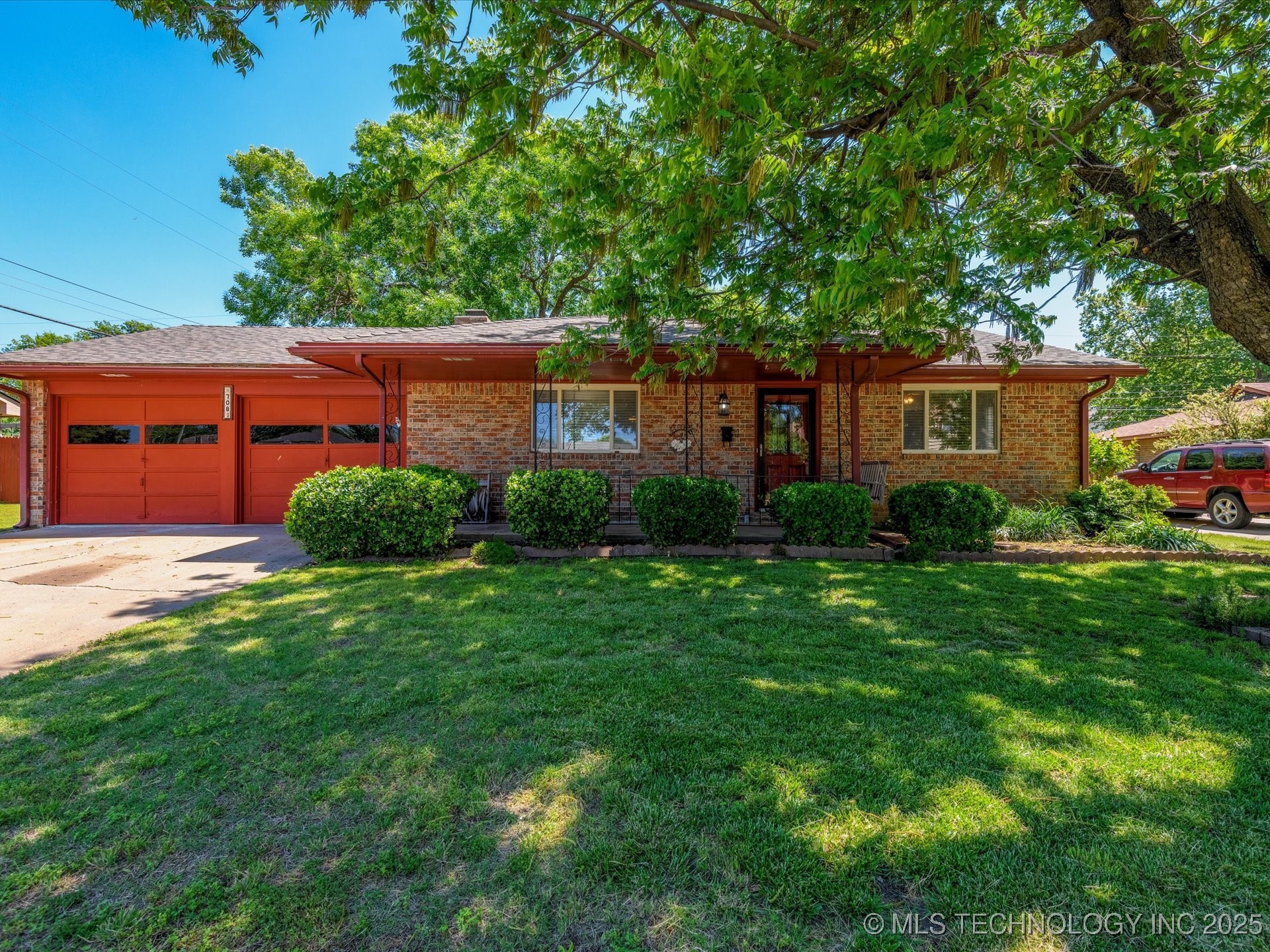 708 Crown Drive Property Photo