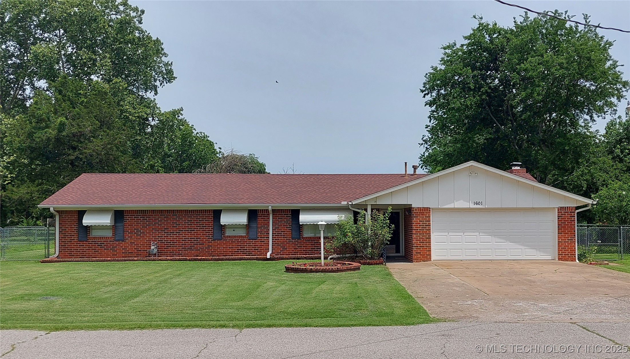 1601 S 165th West Avenue Property Photo 1