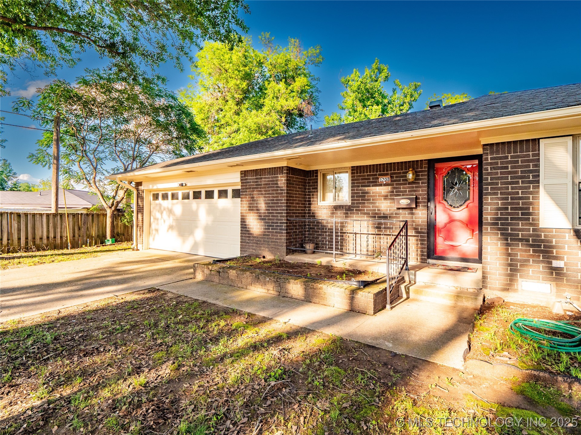 1708 Louise Property Photo