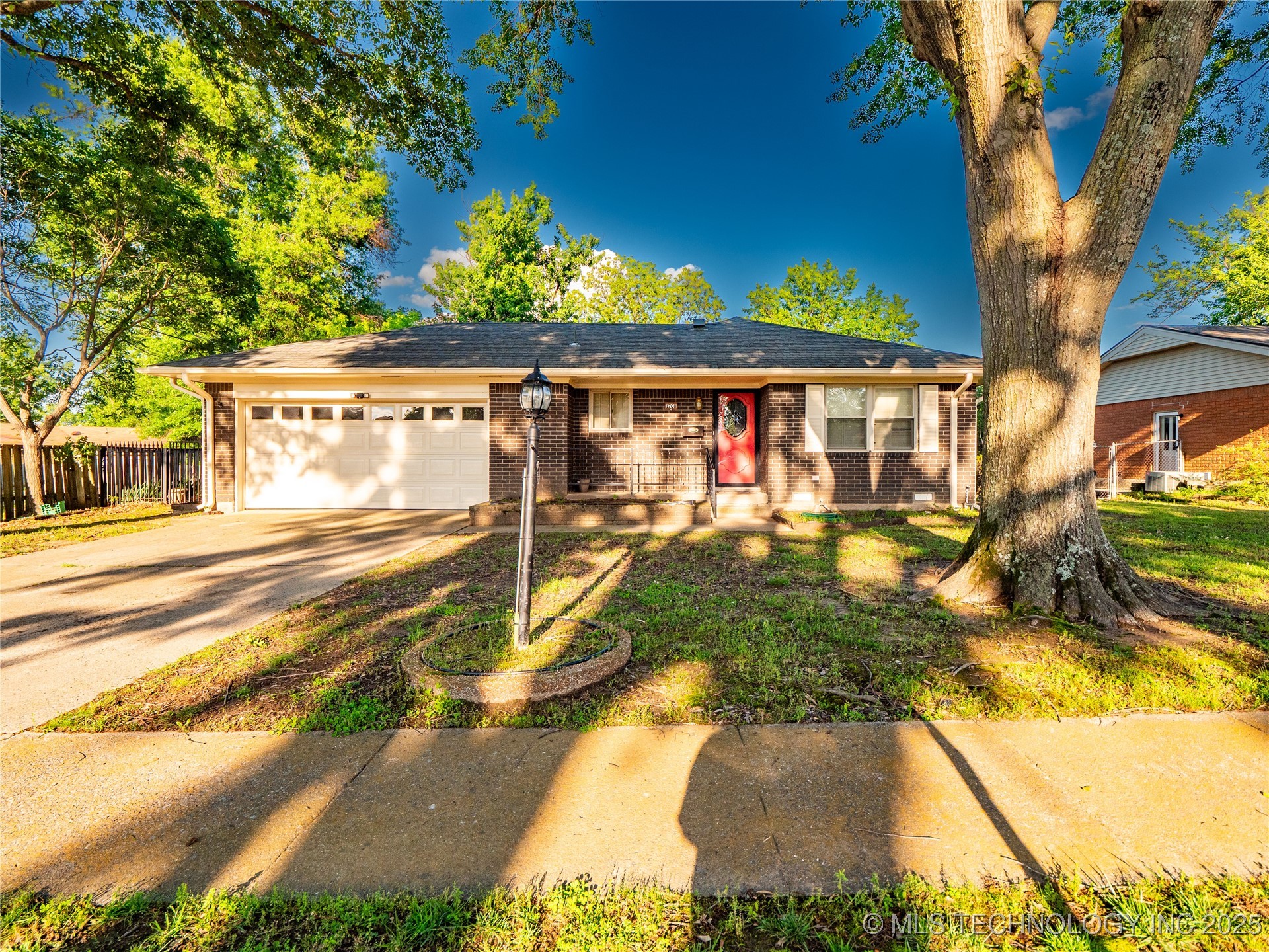 1708 Louise Property Photo 3