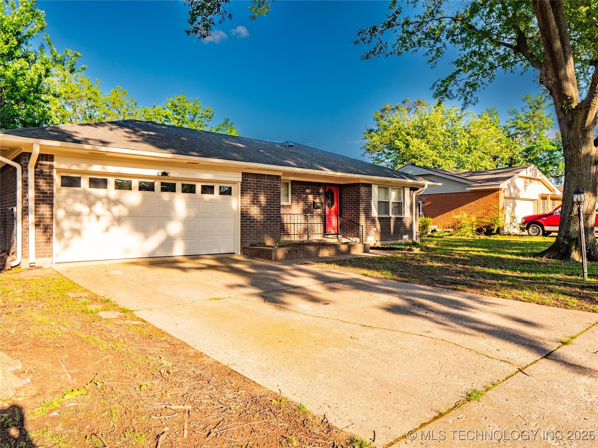 1708 Louise Property Photo 4