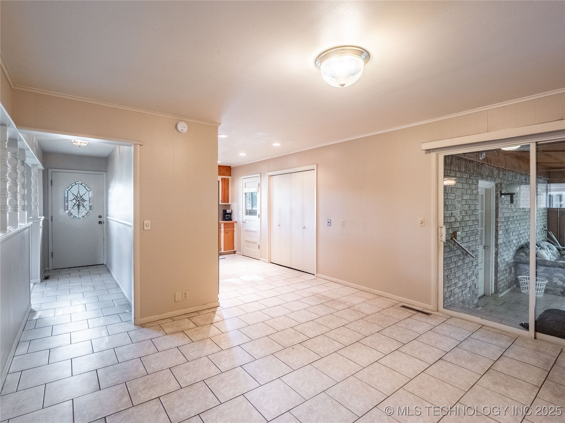 1708 Louise Property Photo 9