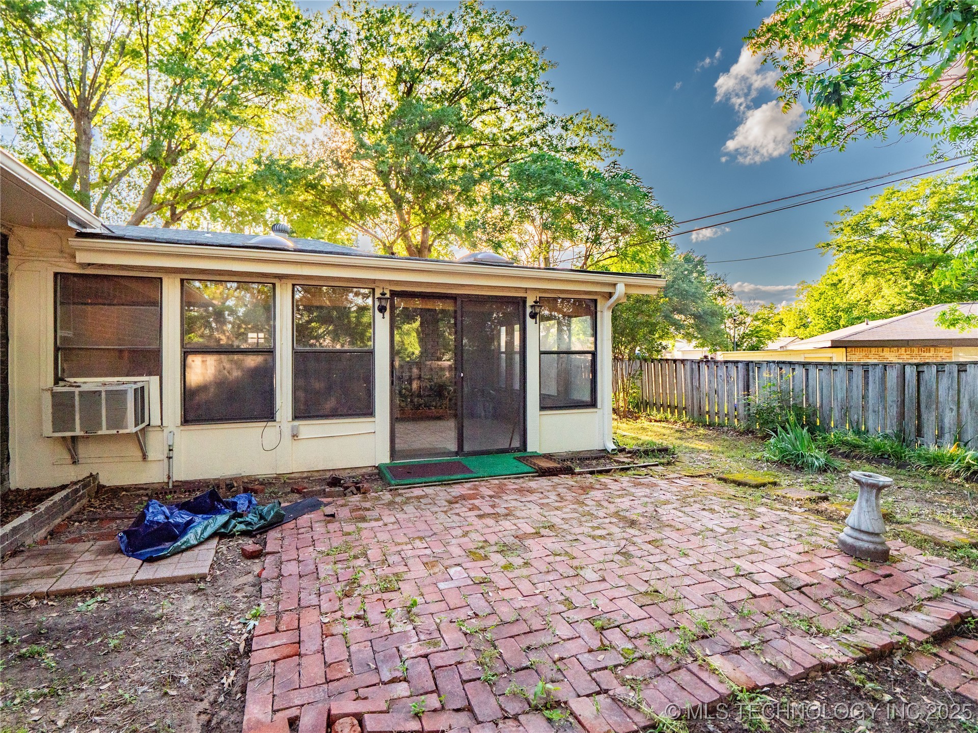 1708 Louise Property Photo 43