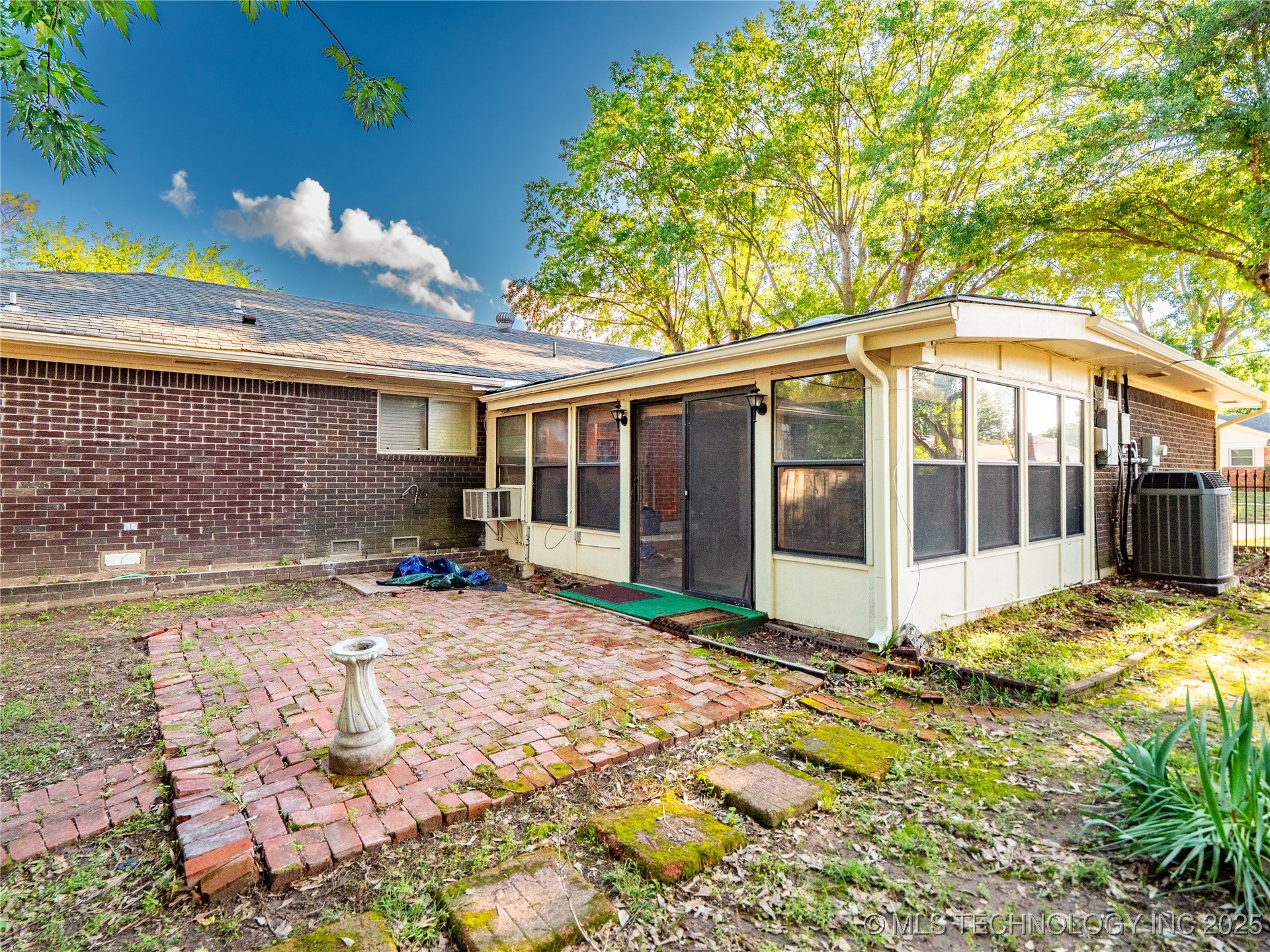 1708 Louise Property Photo 44