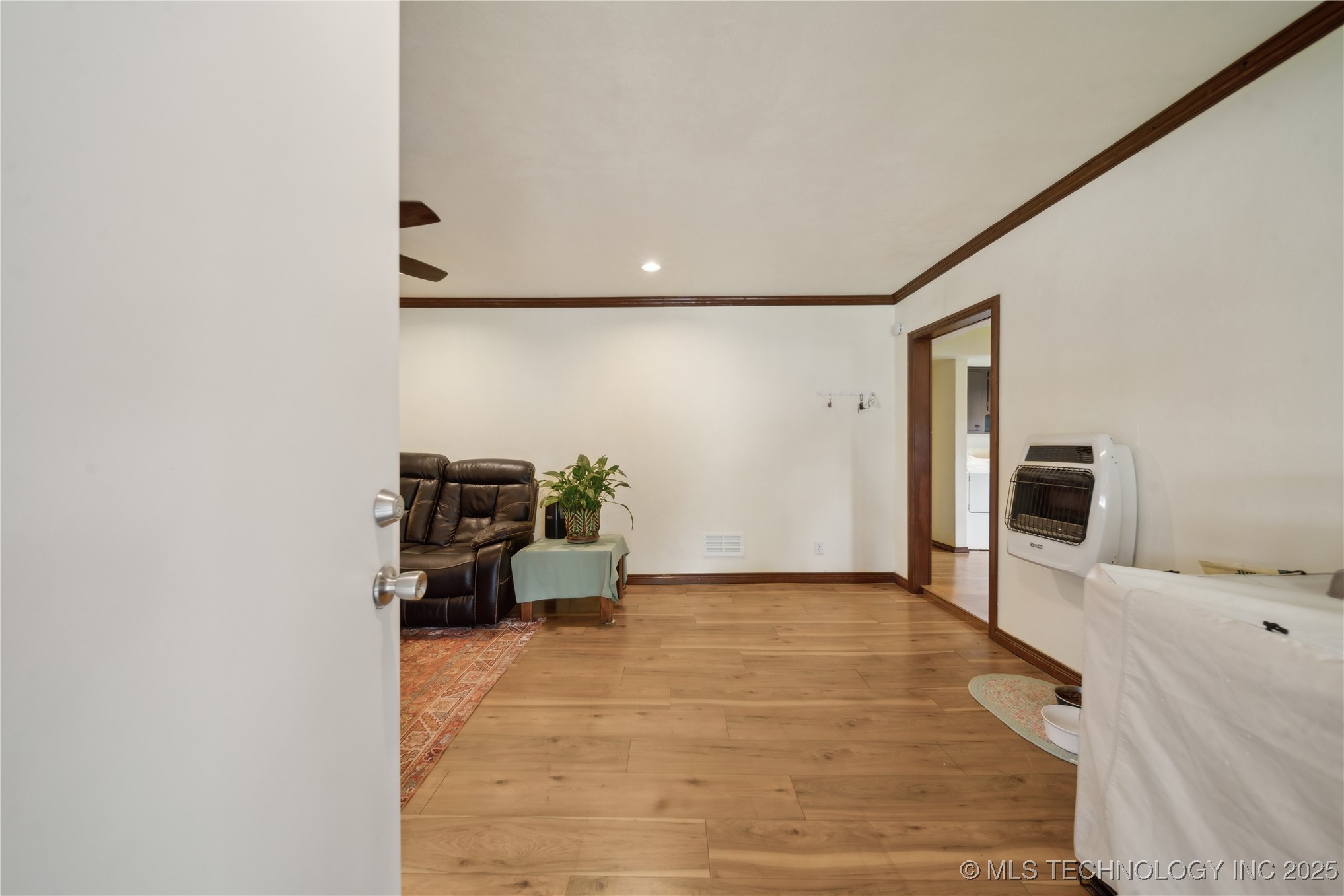 200 E Young Street Property Photo 4