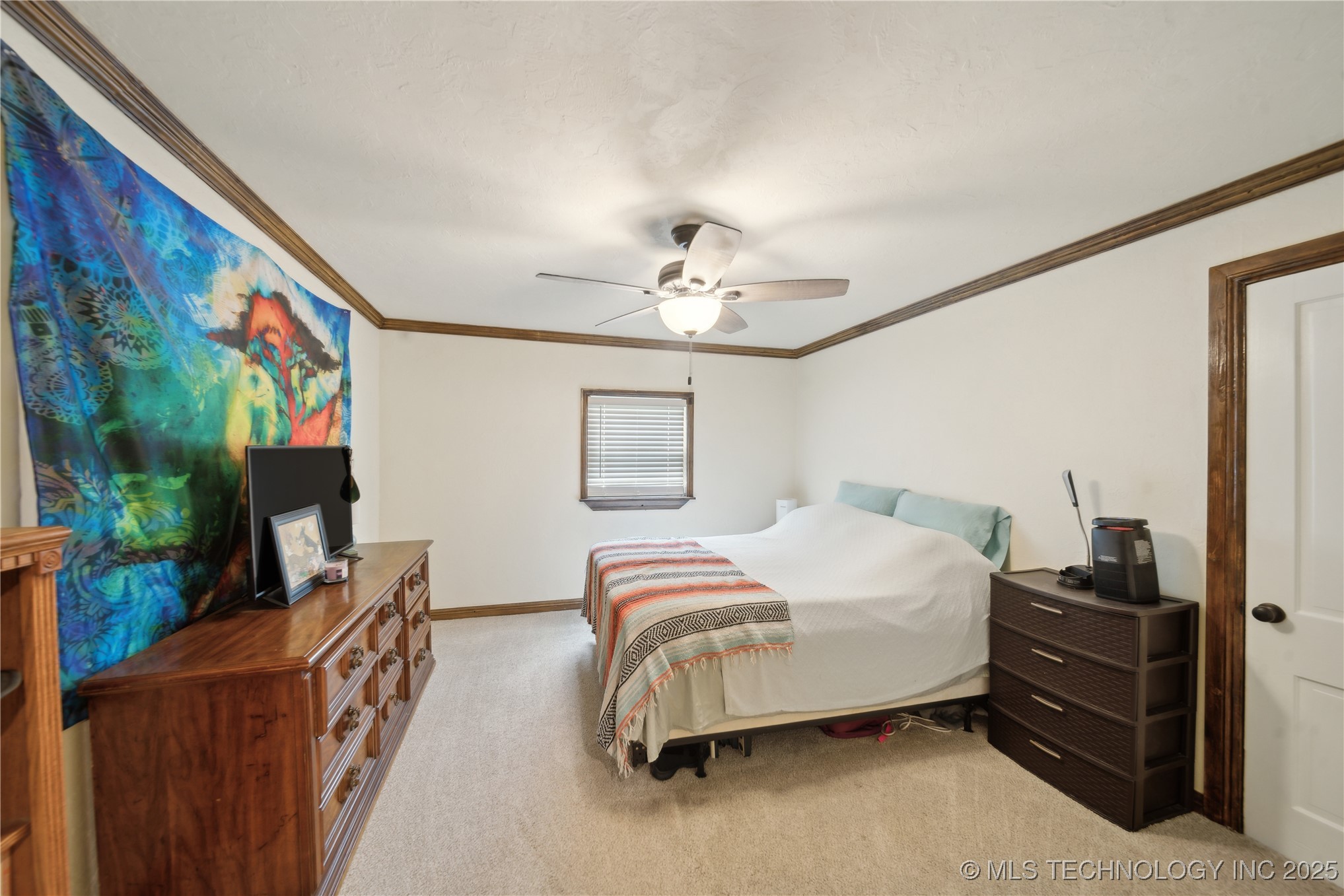 200 E Young Street Property Photo 17