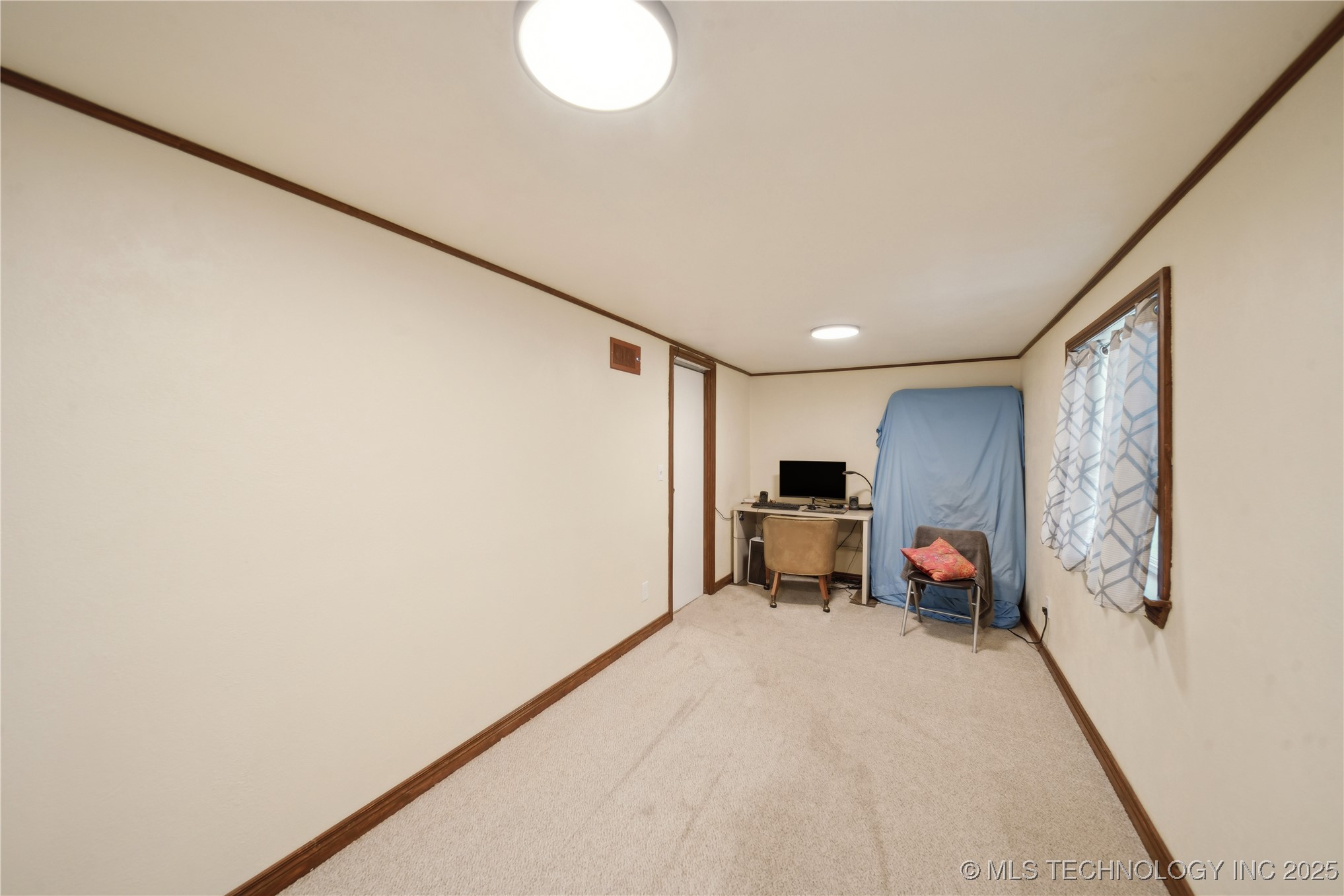 200 E Young Street Property Photo 20