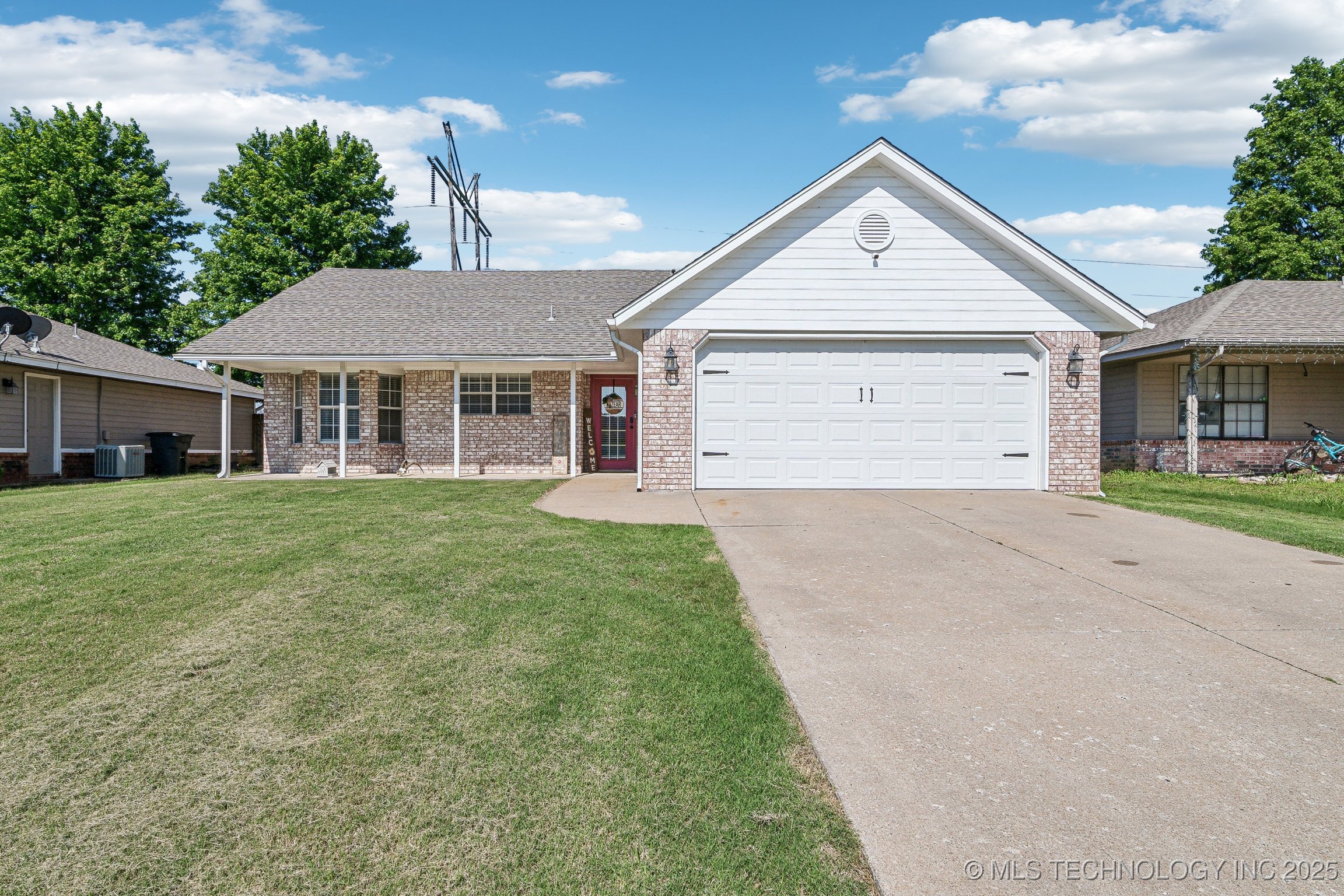 24892 S Heartwood Drive Property Photo 1