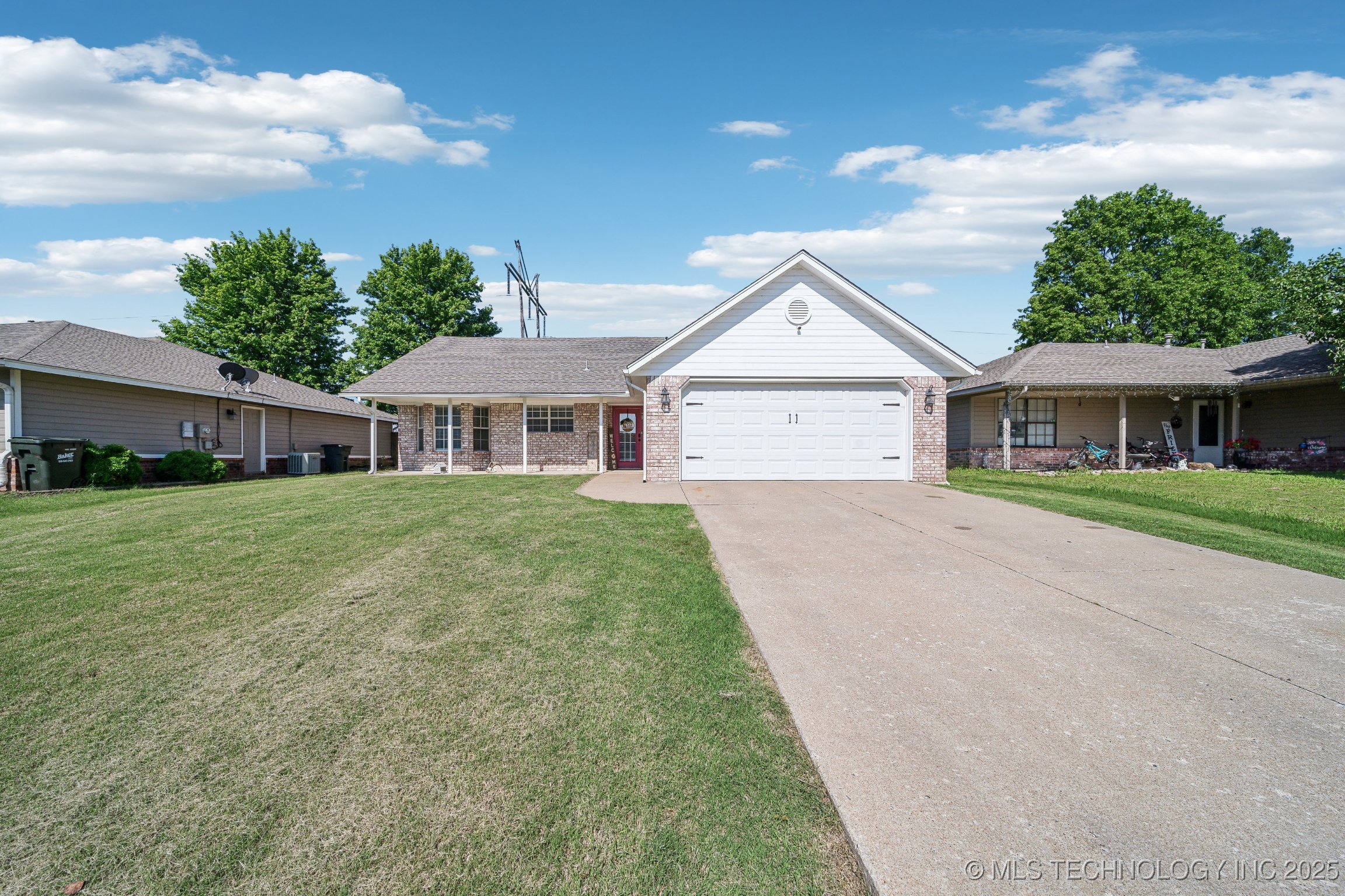 24892 S Heartwood Drive Property Photo 2