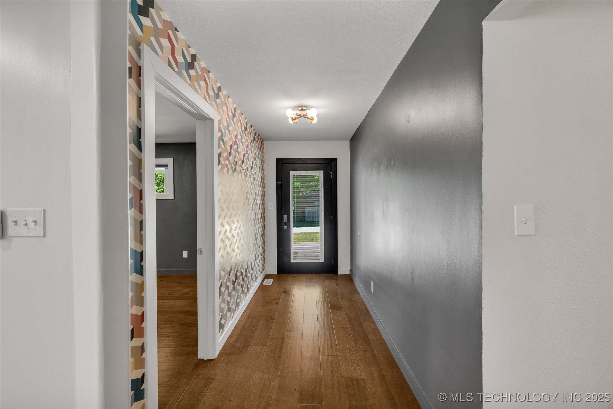 3130 E 47th Street Property Photo 6
