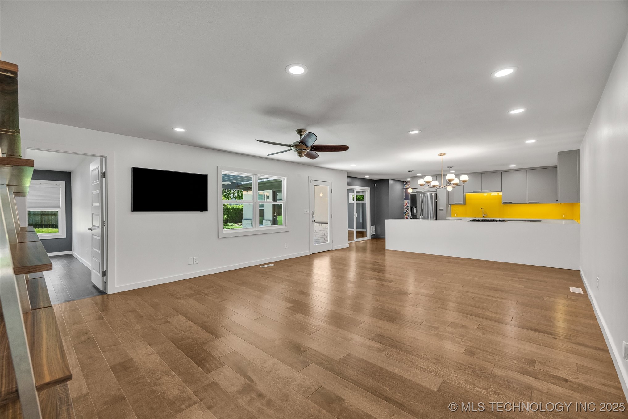 3130 E 47th Street Property Photo 8