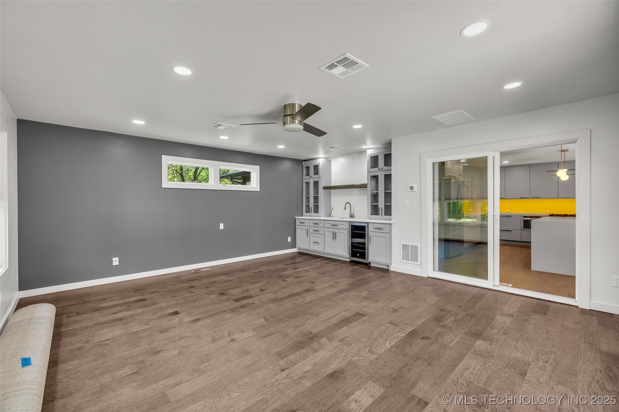 3130 E 47th Street Property Photo 15