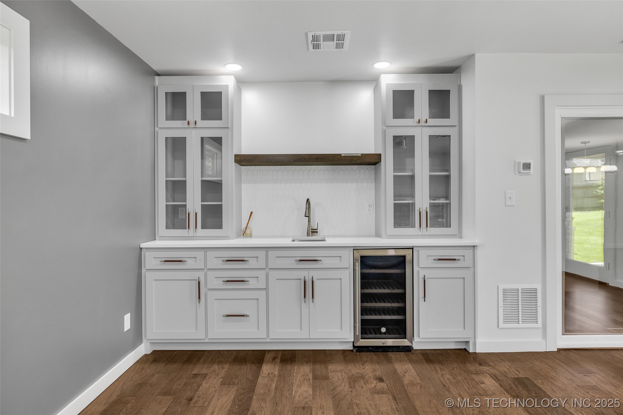 3130 E 47th Street Property Photo 17
