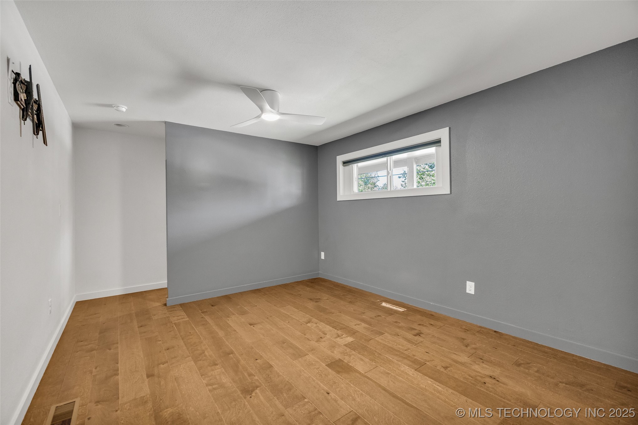 3130 E 47th Street Property Photo 18