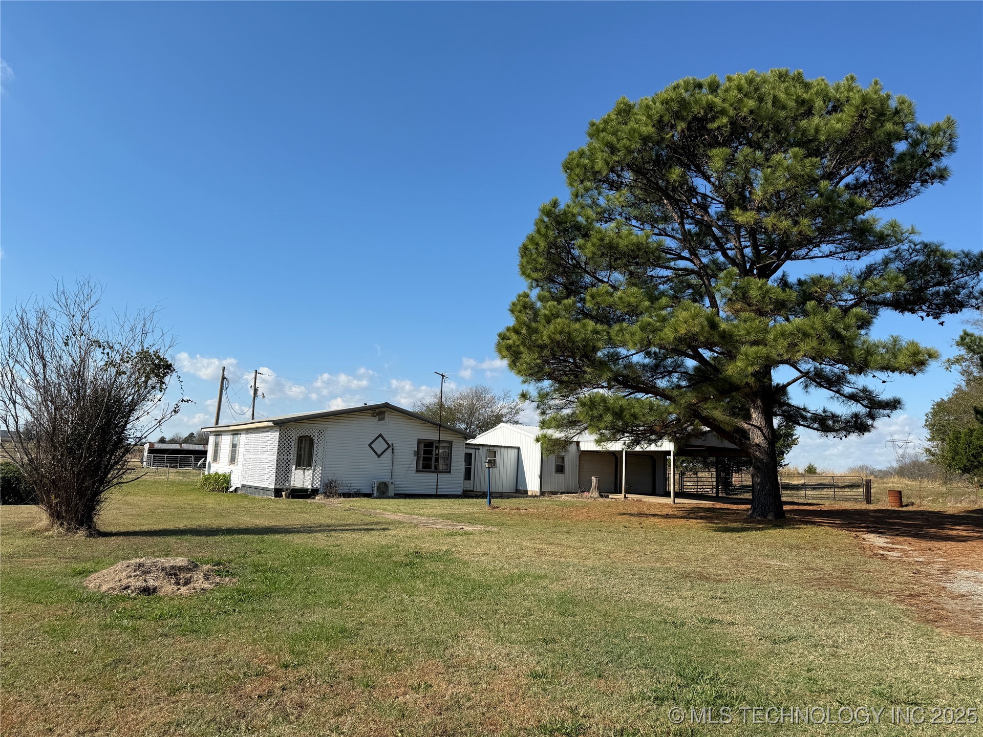 11247 S Highway 64 Property Photo