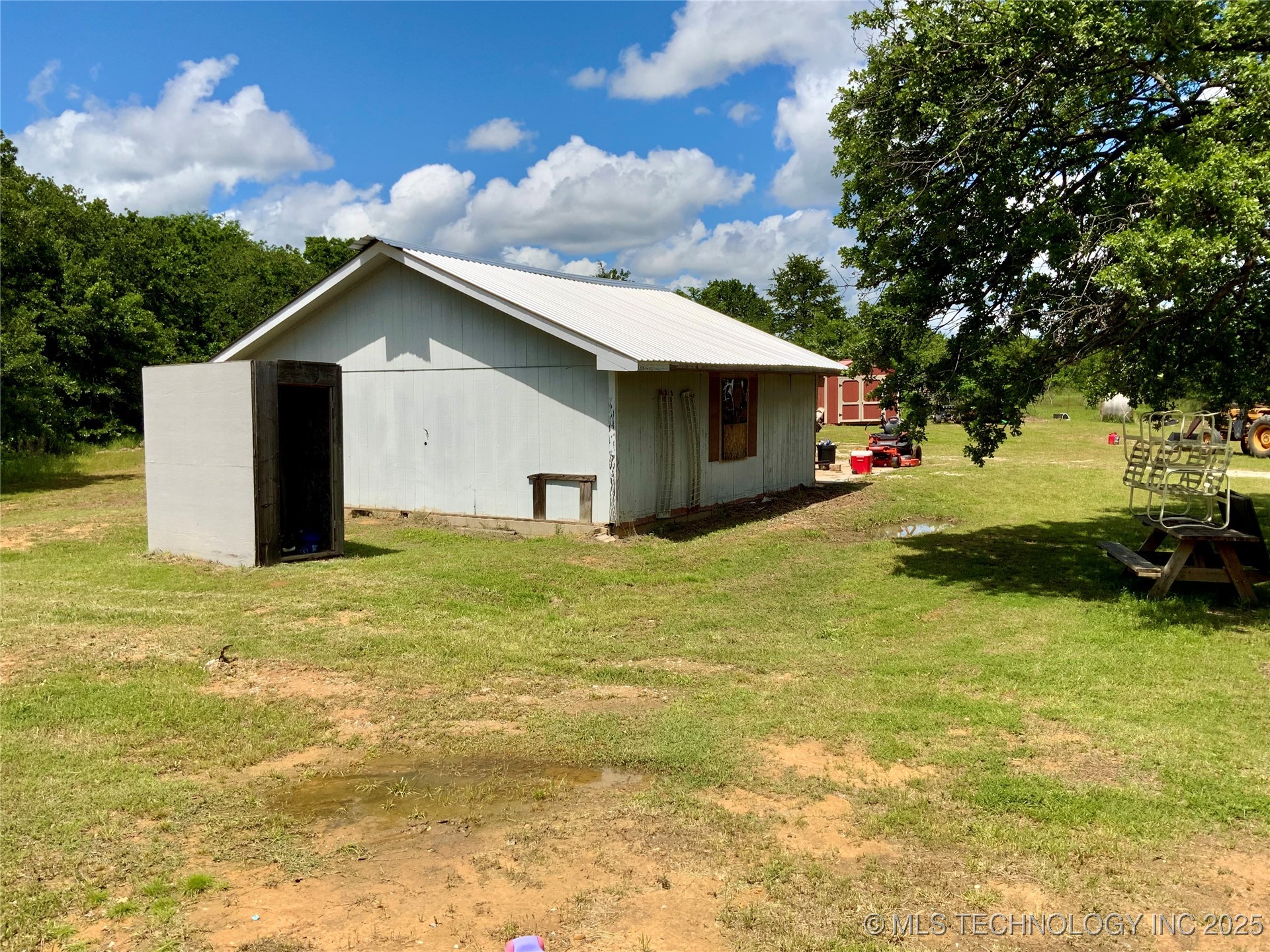 223 Slider Lane Property Photo 3
