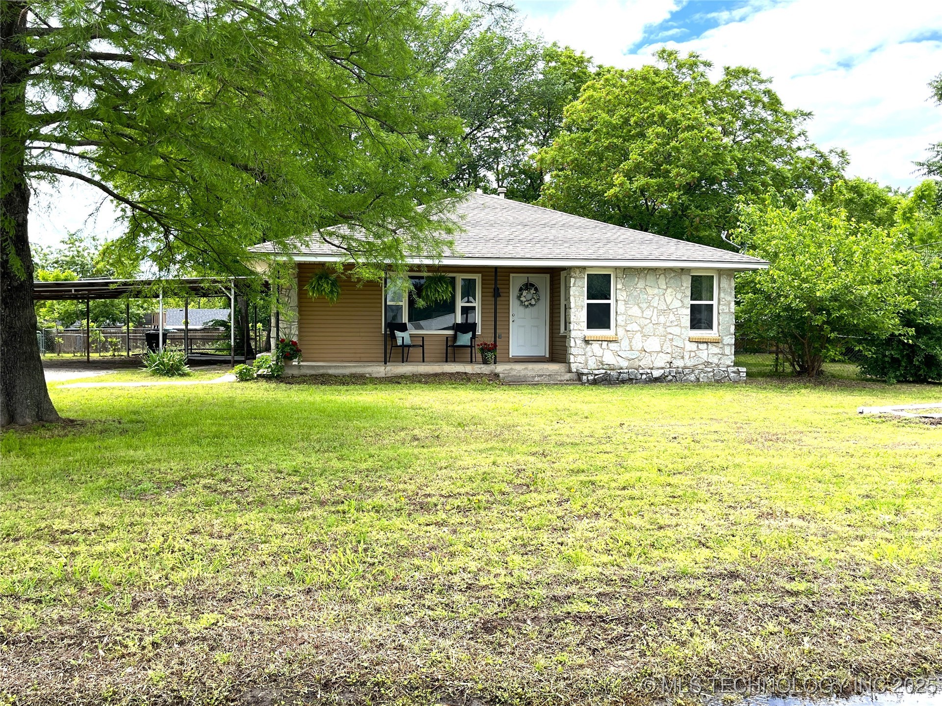 420 S 10th Avenue Property Photo