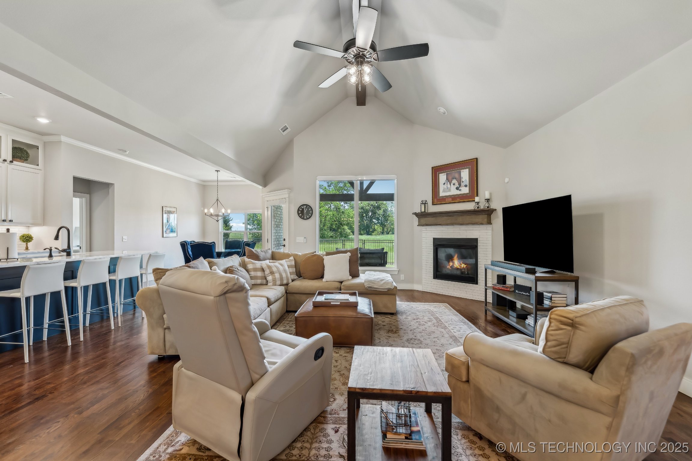 1236 W 88th Street Property Photo 5