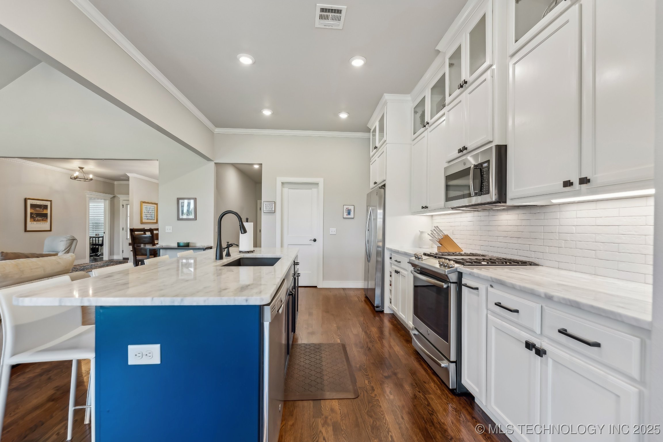 1236 W 88th Street Property Photo 8