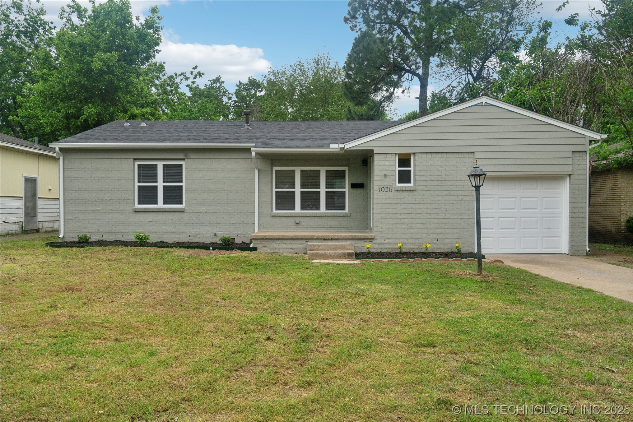 1026 E 53rd Street Property Photo 1