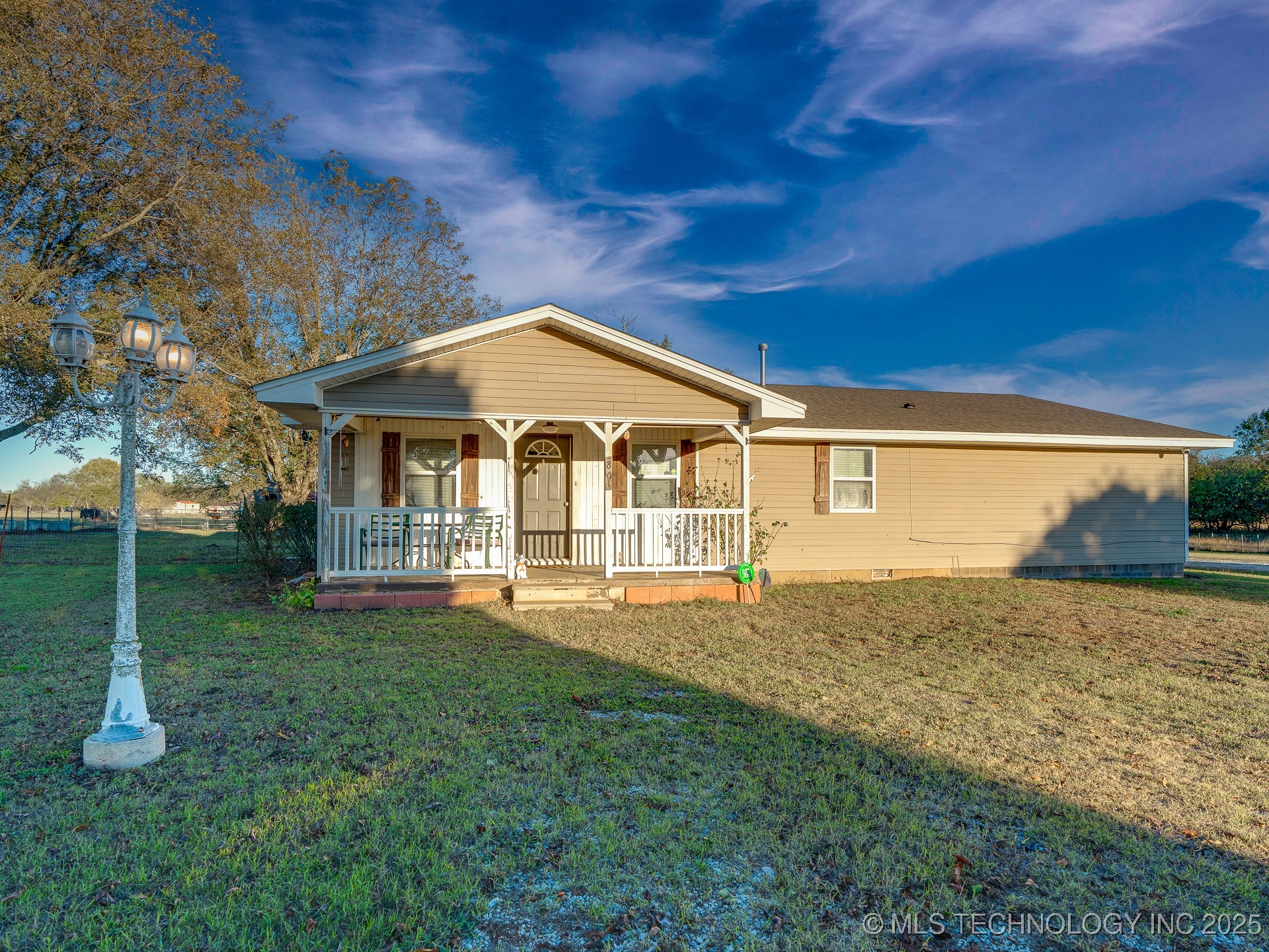 801 N Hickory Street Property Photo