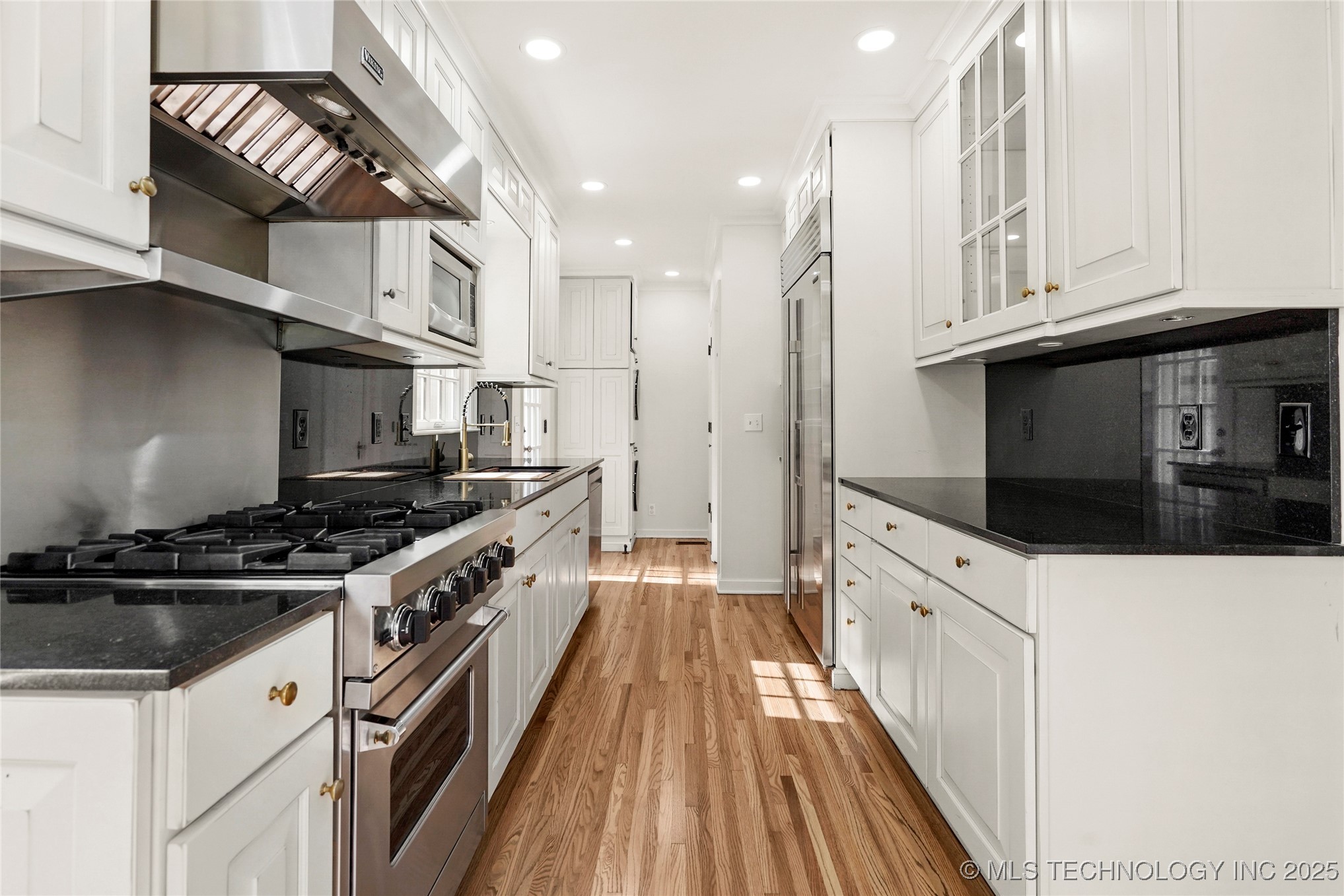 1208 E 29th Street Property Photo 10