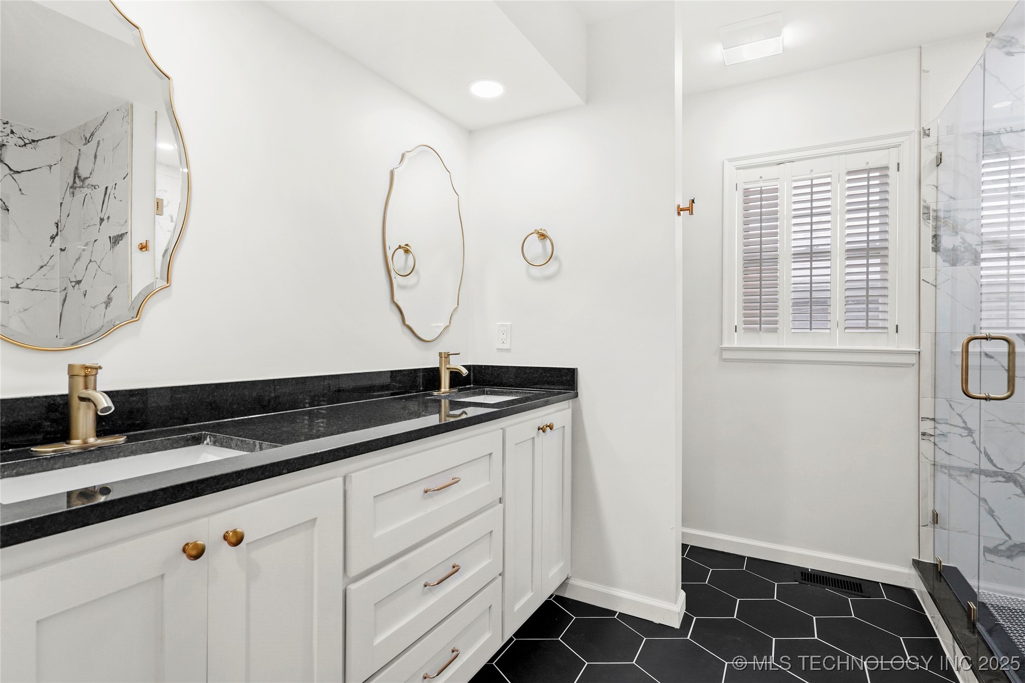 1208 E 29th Street Property Photo 16