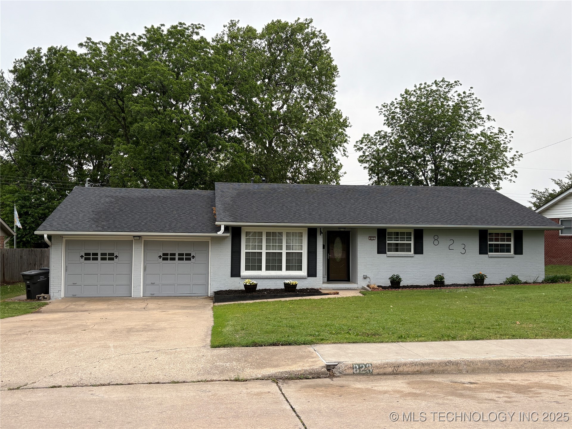 823 Sooner Park Drive Property Photo