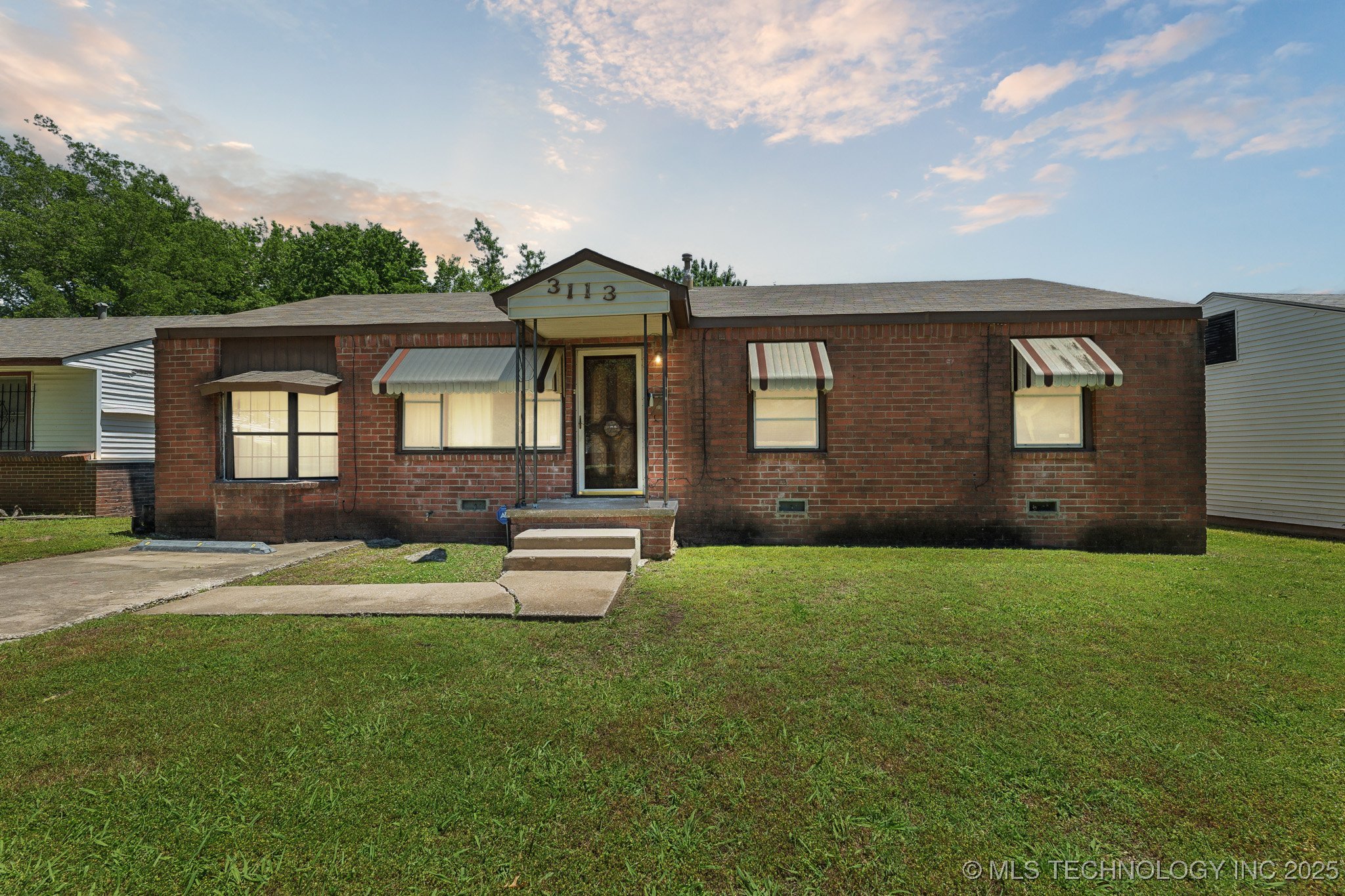 3113 N Kenosha Avenue Property Photo 1