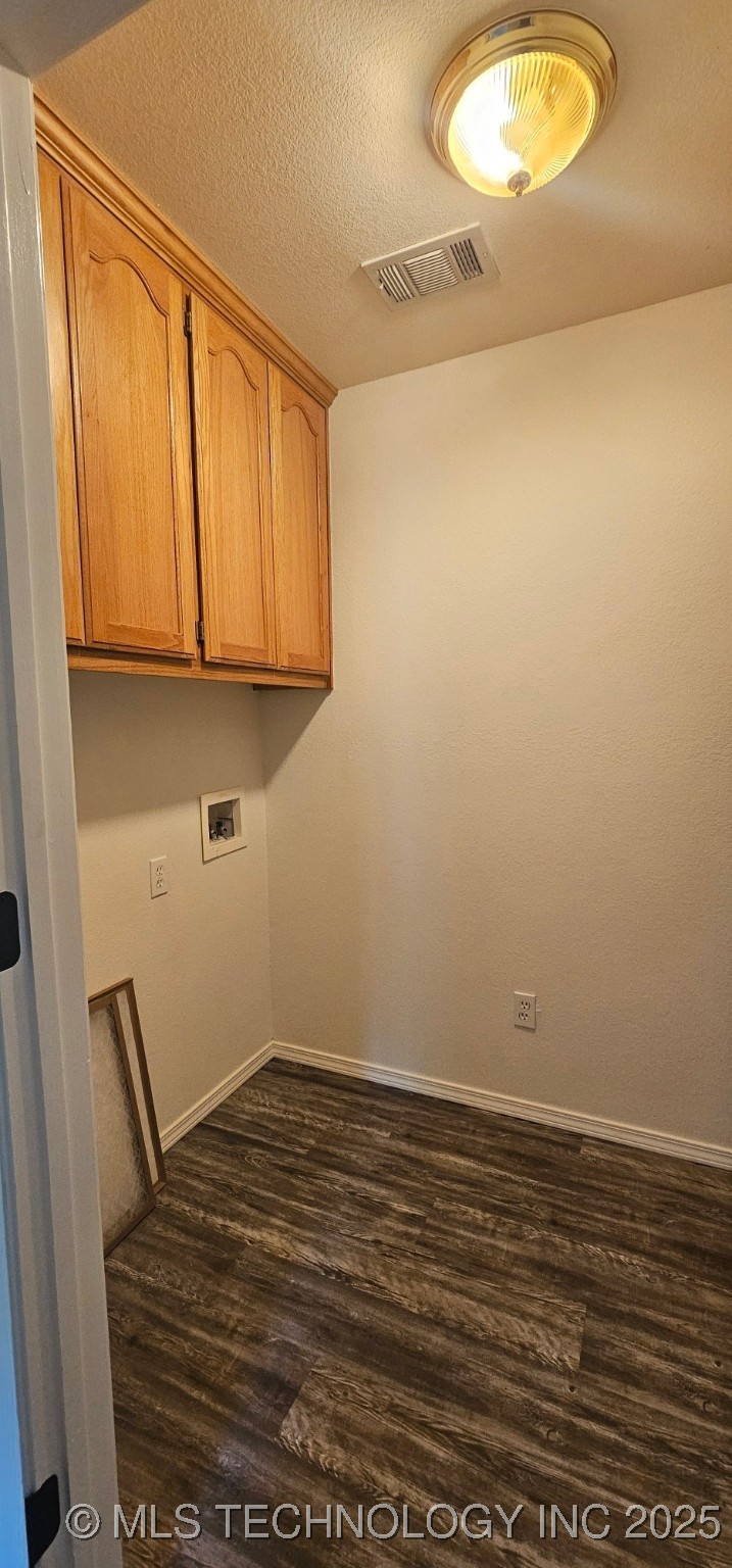 103 E Iola Property Photo 11