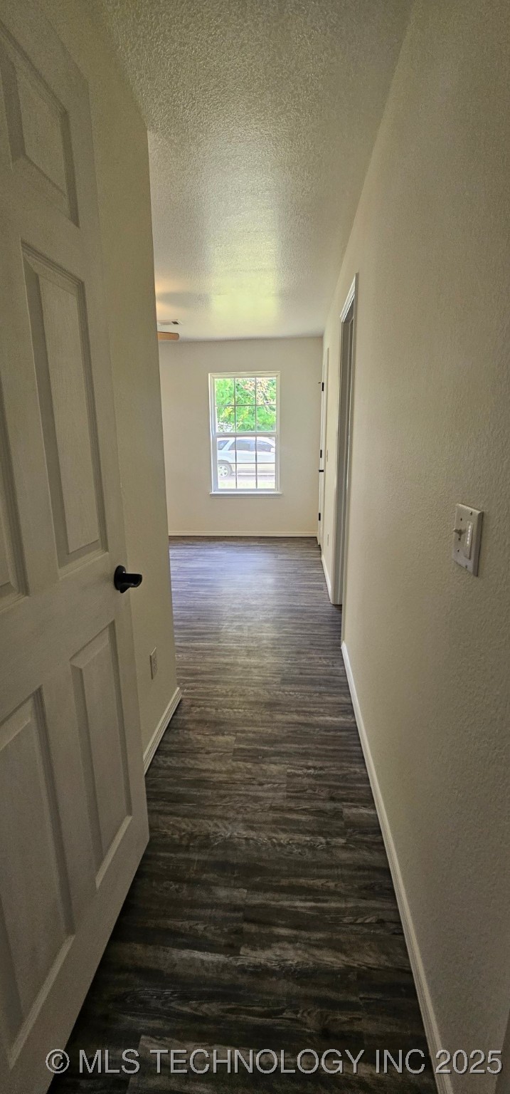 103 E Iola Property Photo 13