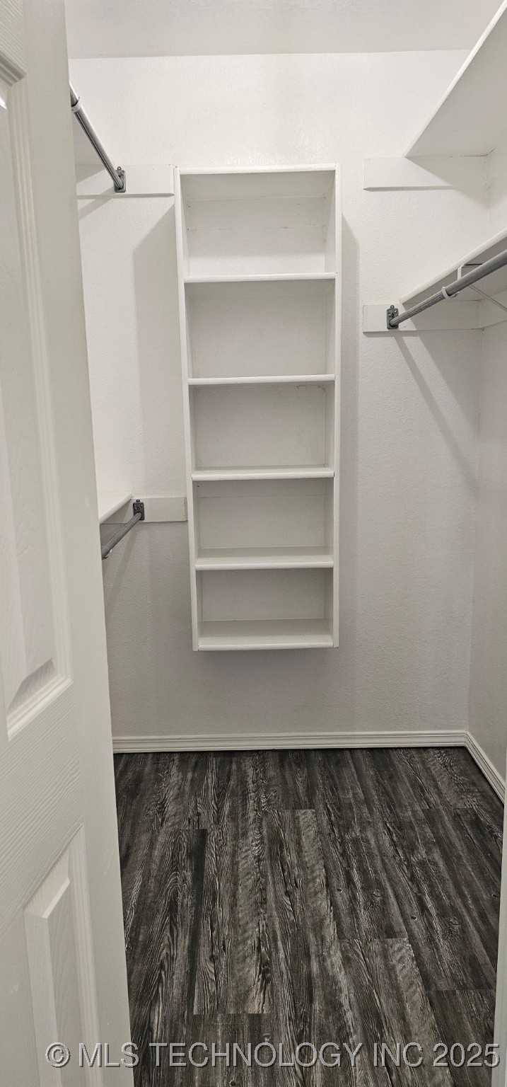 103 E Iola Property Photo 17