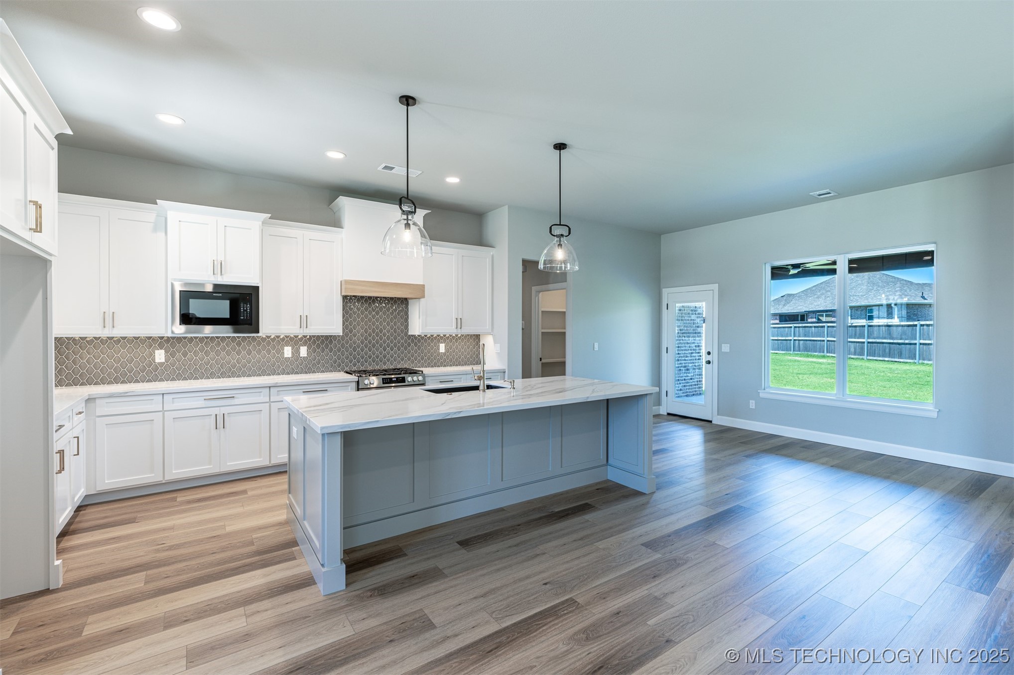 10704 S 278th East Avenue Property Photo 12