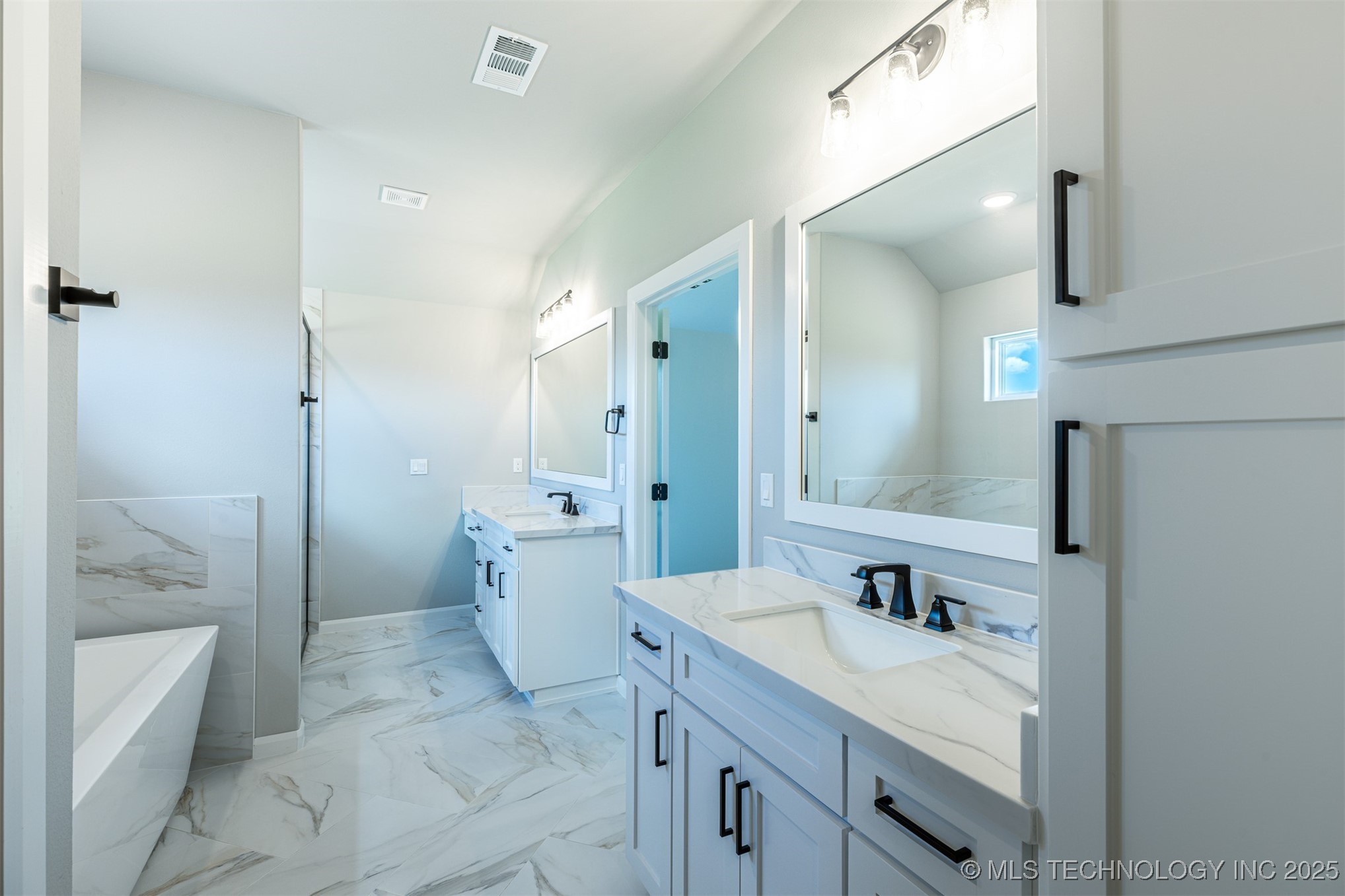 10704 S 278th East Avenue Property Photo 27