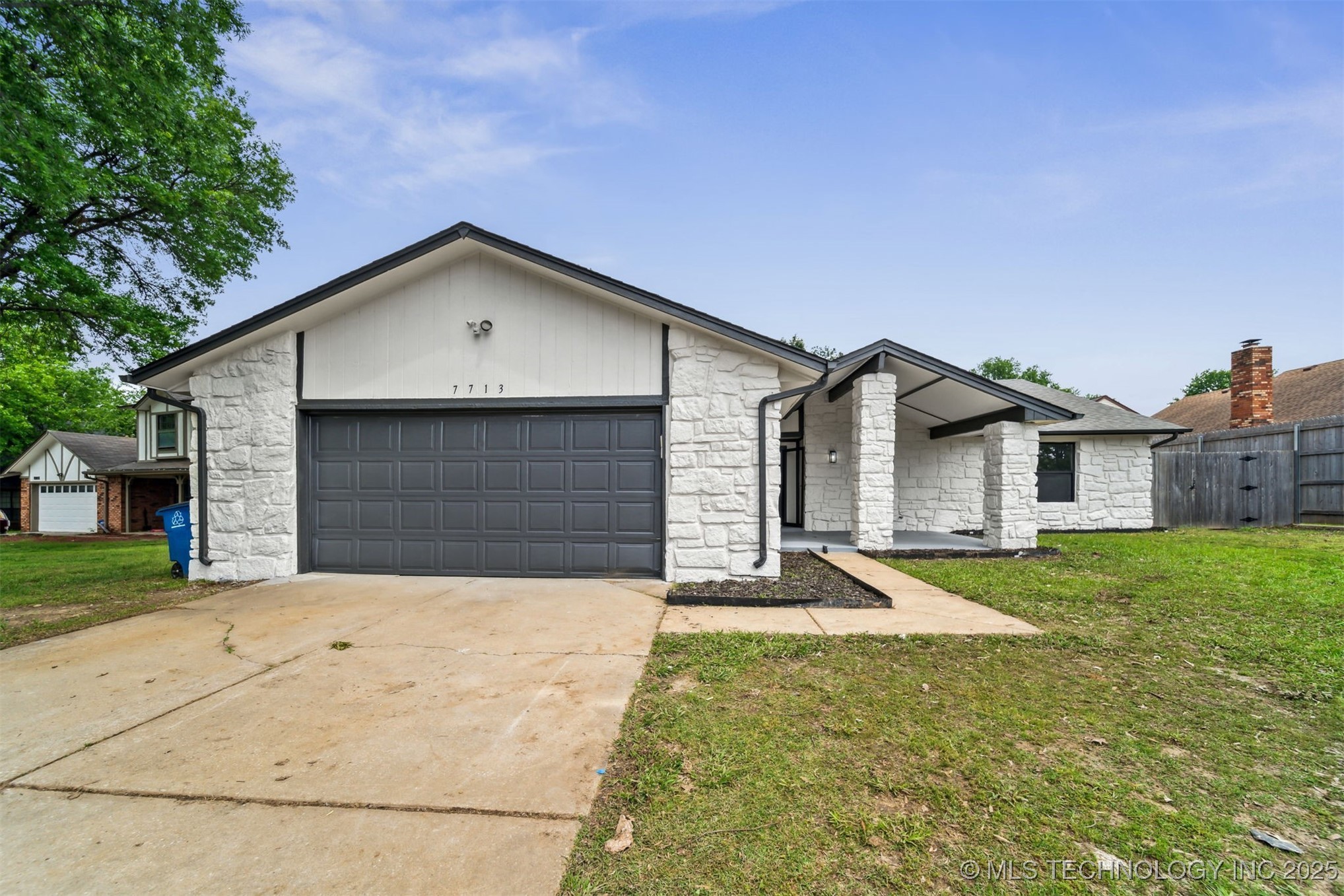 7713 S 86th East Avenue Property Photo 1