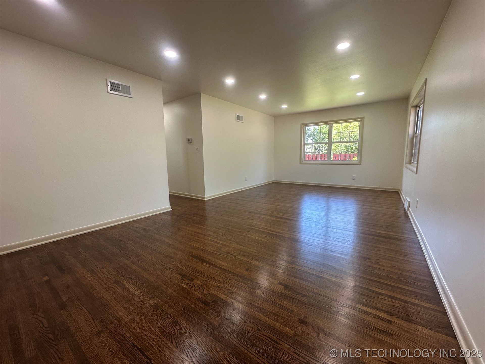 6112 E 21st Street Property Photo 7