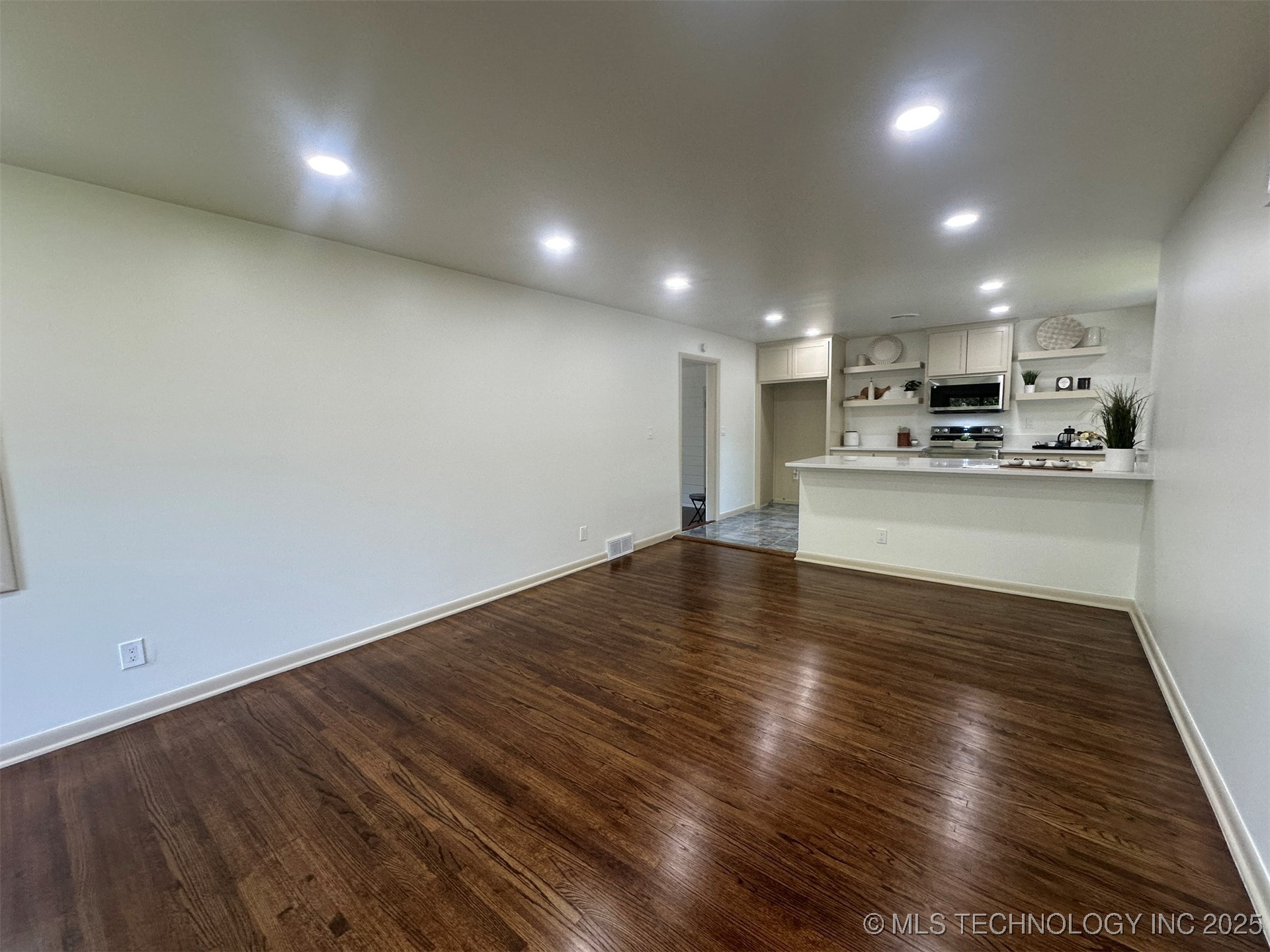 6112 E 21st Street Property Photo 10