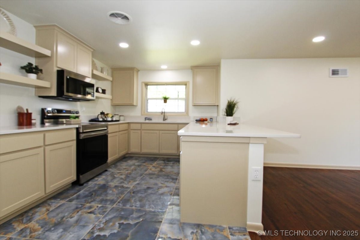 6112 E 21st Street Property Photo 11