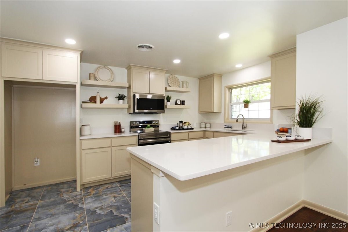 6112 E 21st Street Property Photo 12