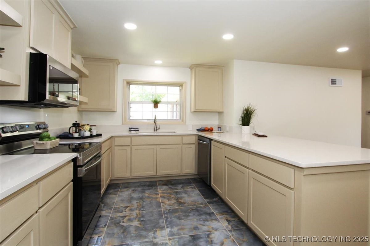 6112 E 21st Street Property Photo 13