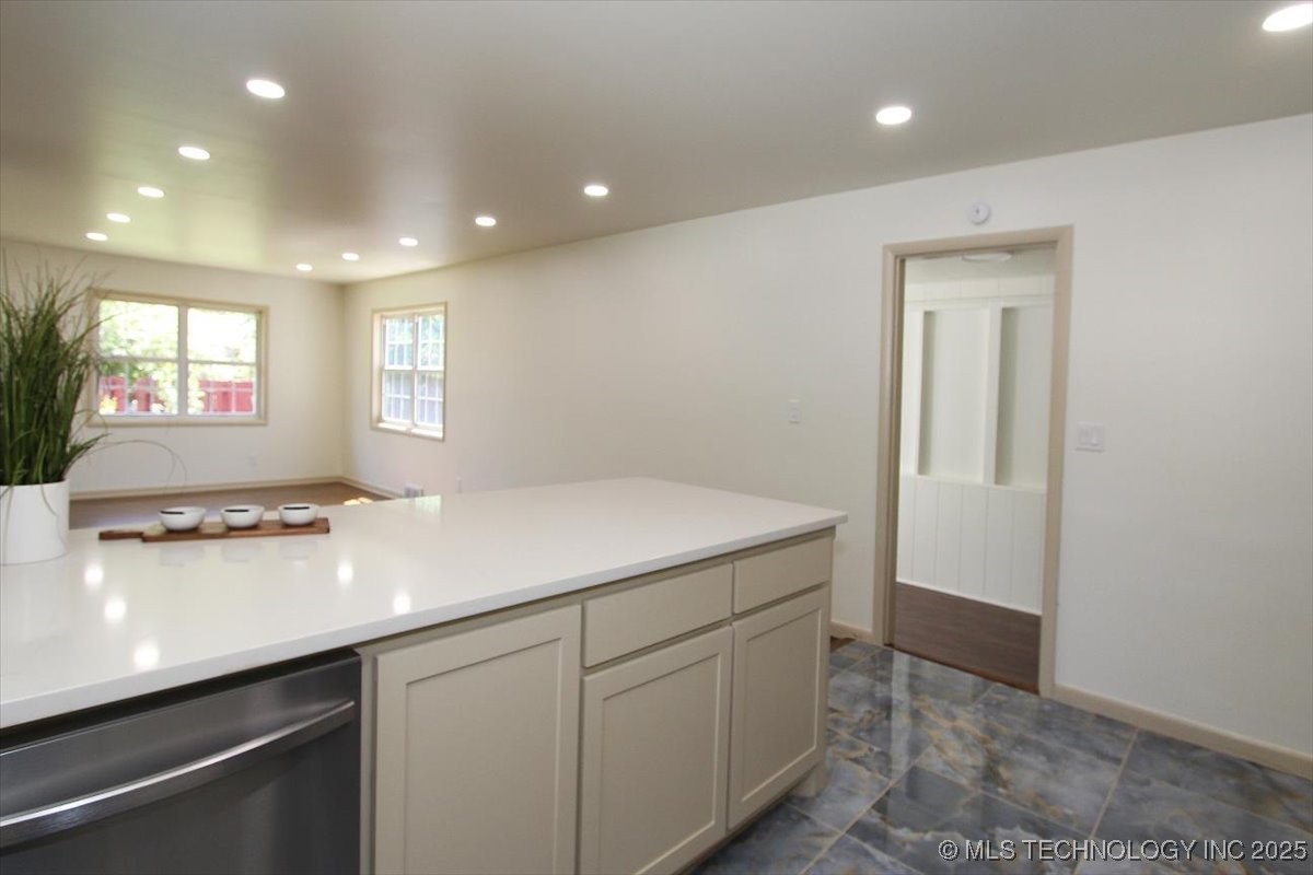 6112 E 21st Street Property Photo 17