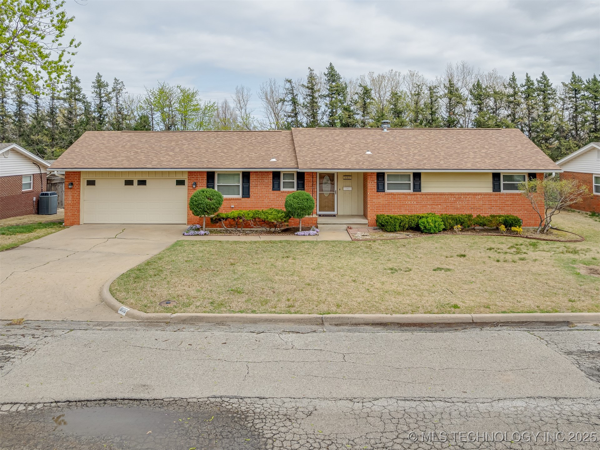 806 Saralyn Drive Property Photo
