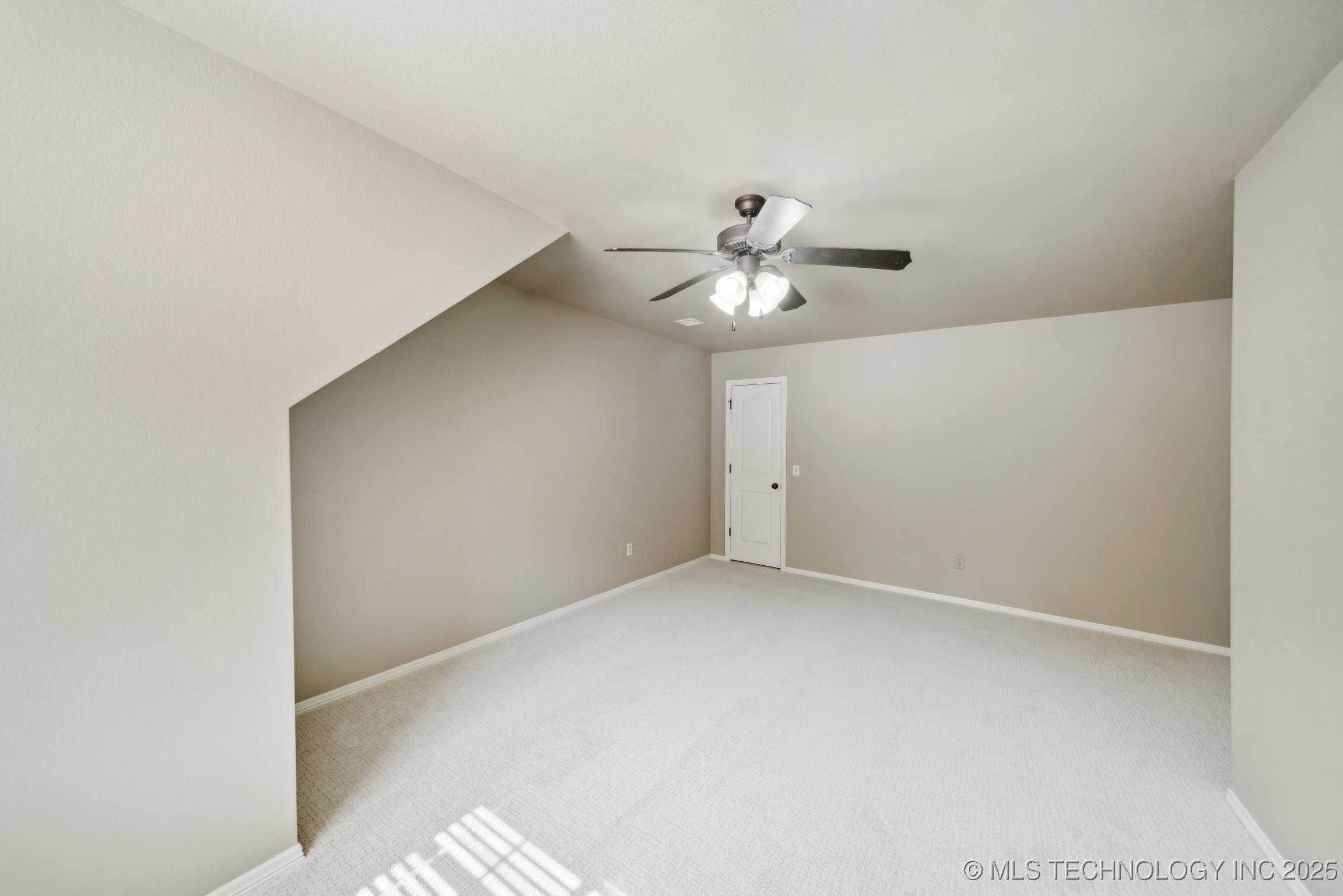 10480 S 86th East Avenue Property Photo 30