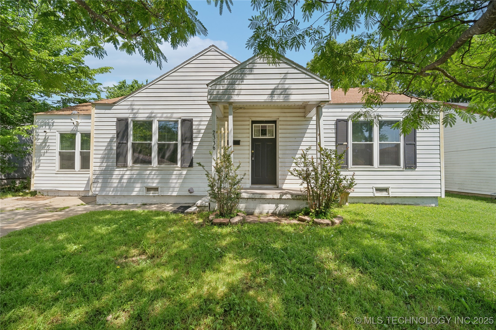 2336 Elmira Street Property Image