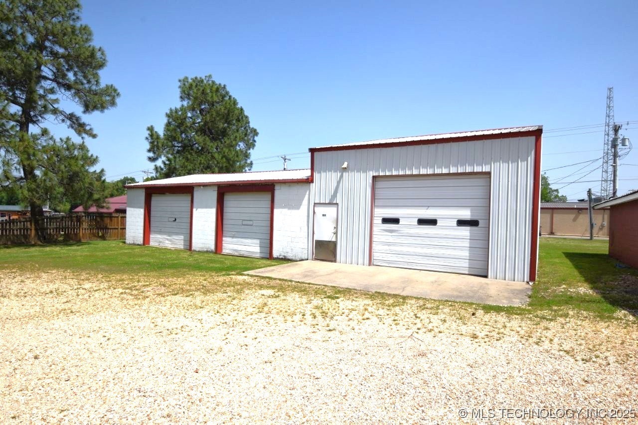 103 W Walnut Street Property Photo