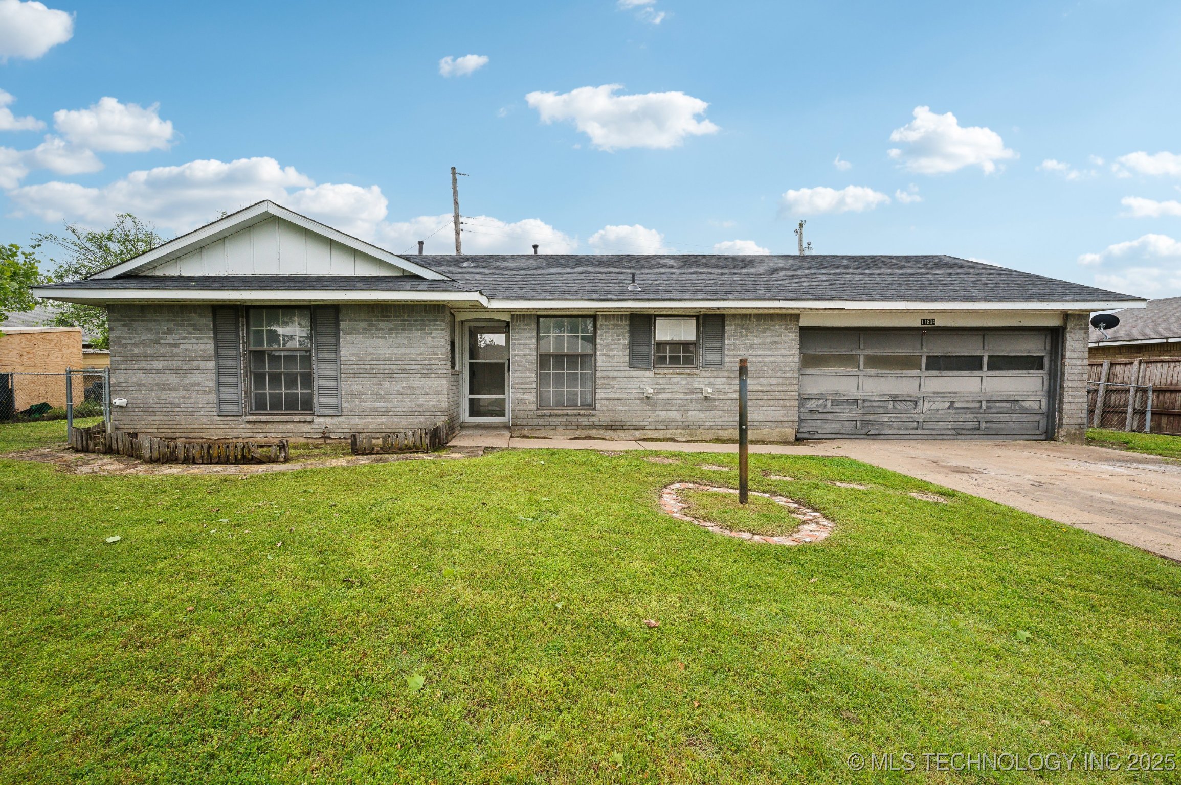 11804 E 7th Place Property Photo 1