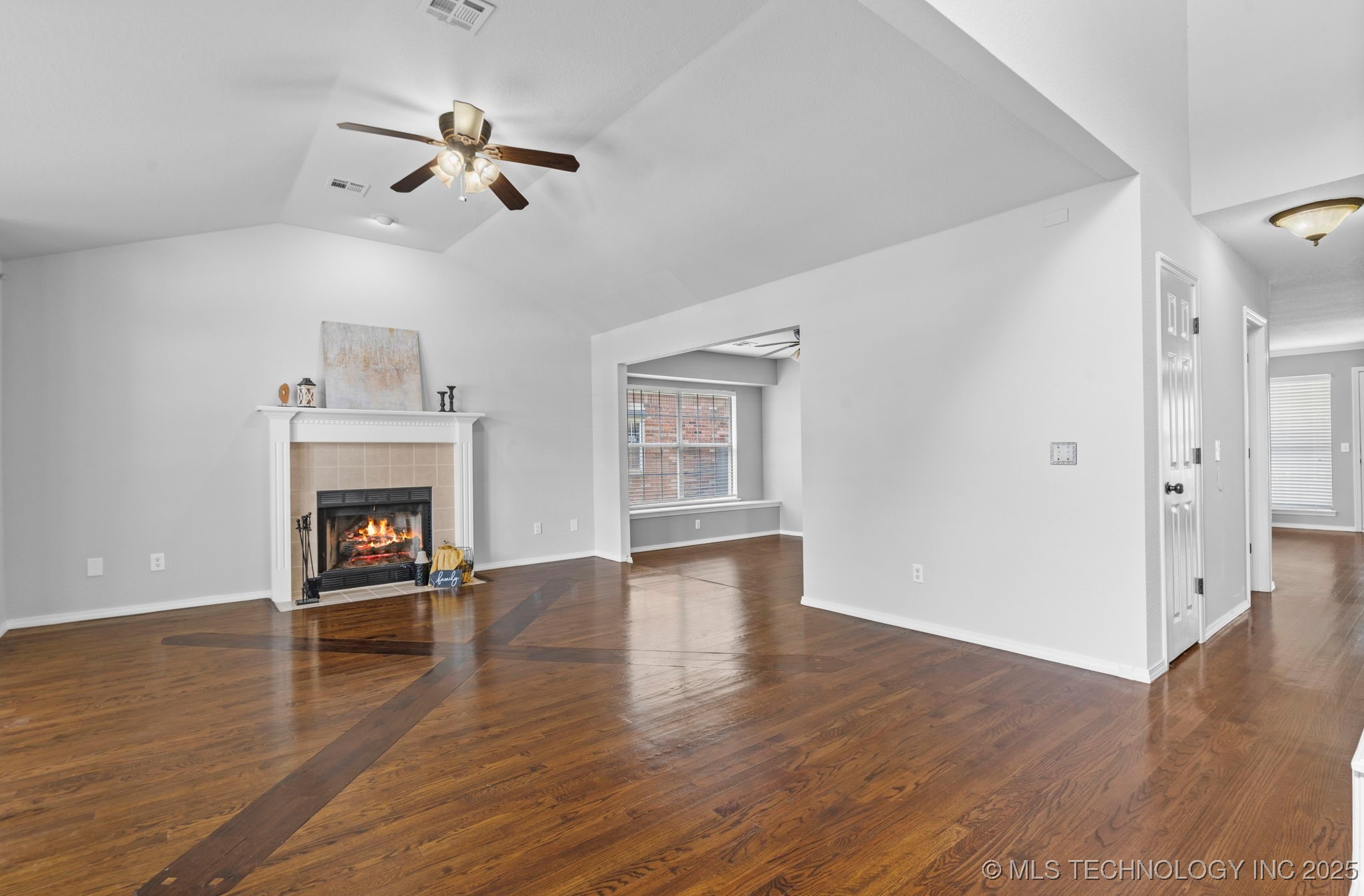 708 N Aster Avenue Property Photo 4