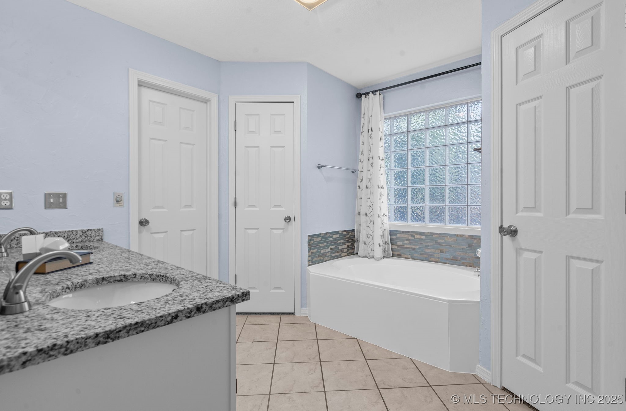 708 N Aster Avenue Property Photo 14