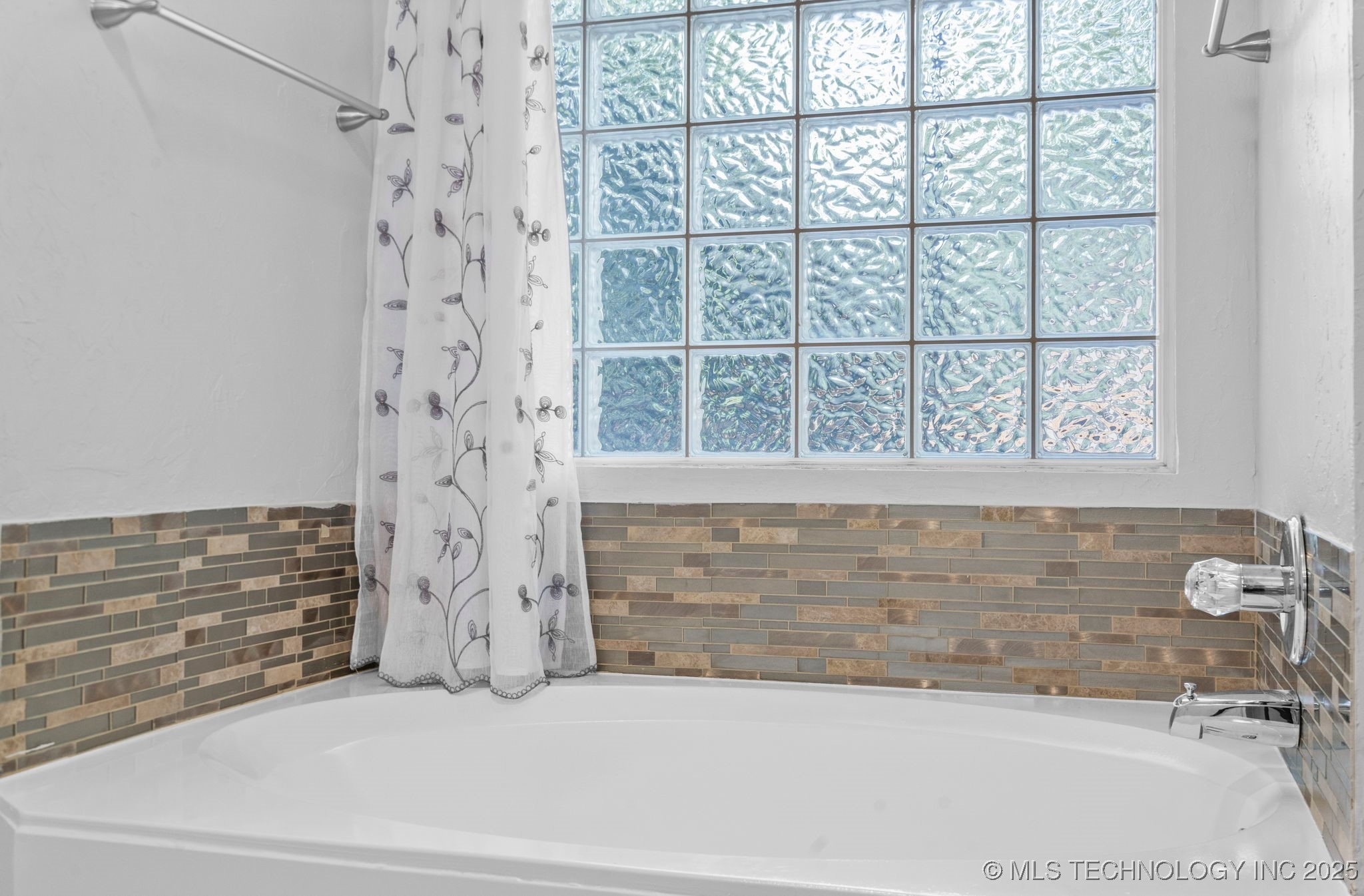 708 N Aster Avenue Property Photo 16