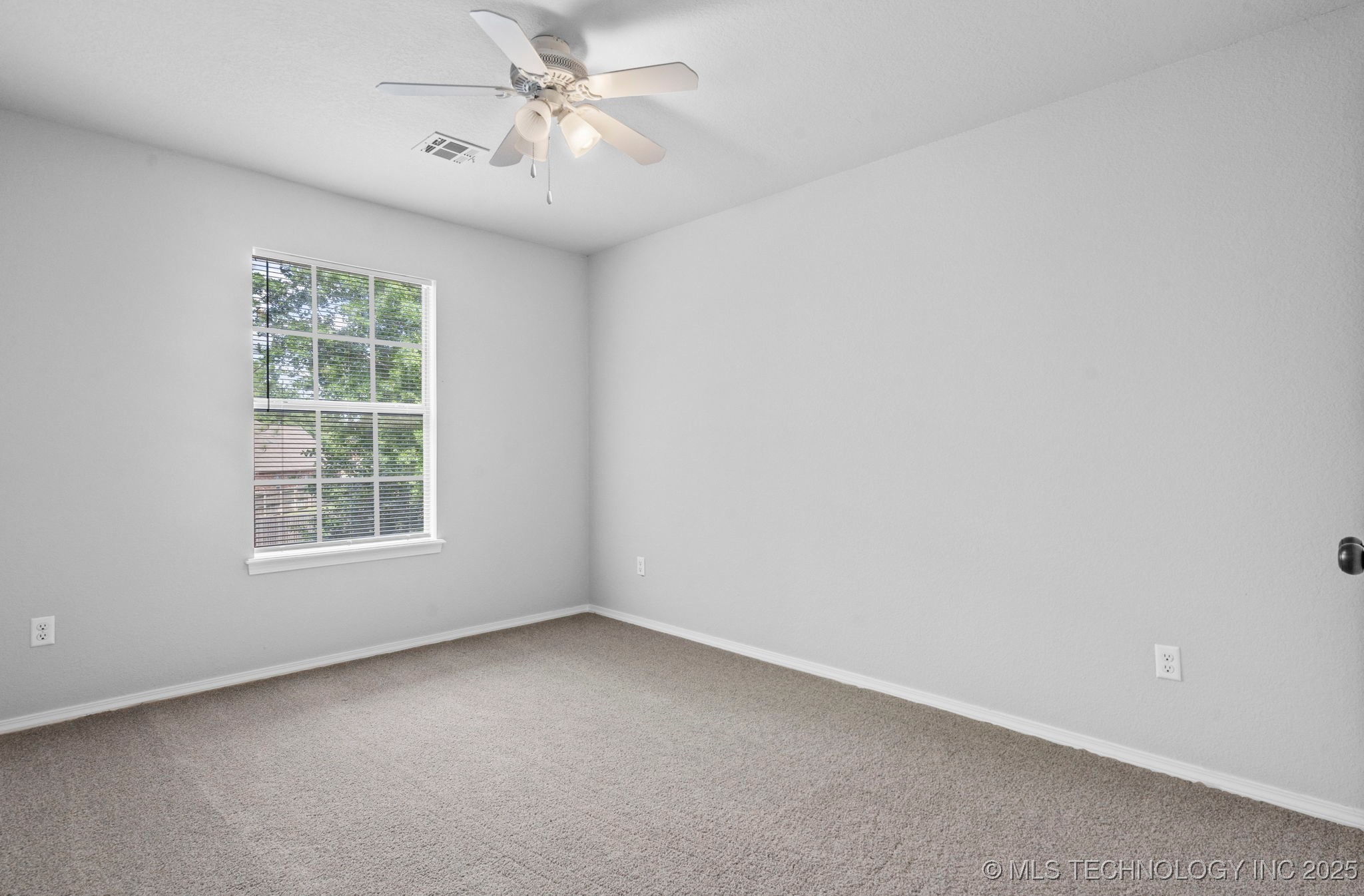 708 N Aster Avenue Property Photo 20